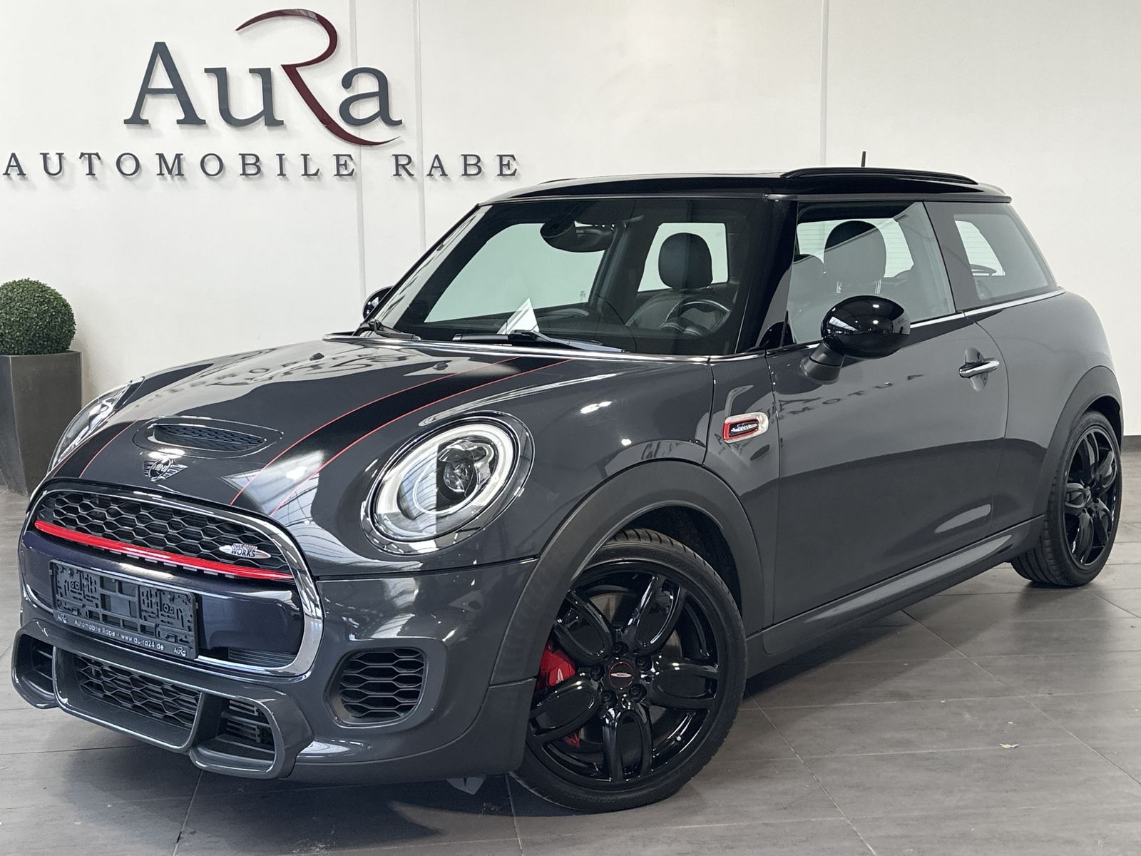 Fahrzeugabbildung MINI John Cooper Works NAV+LED+SHZ+H&K+PANO+PDC+18Zo