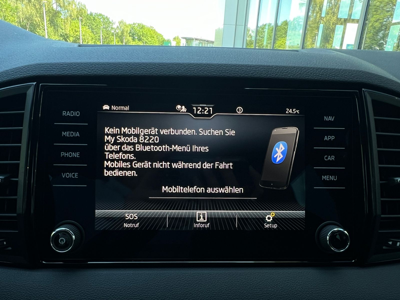 Fahrzeugabbildung SKODA Karoq Sportline 2.0 TDI DSG *AHK,Navi,TravelAssi