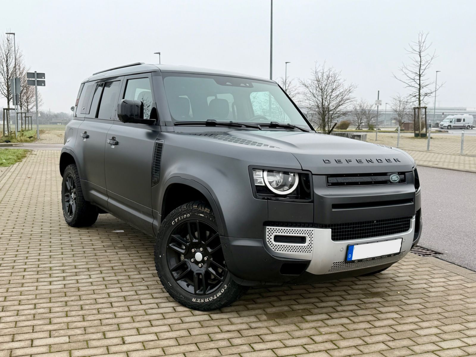 Land Rover Defender 110 S AHK Luftfahrwerk 360° Black P foto 2