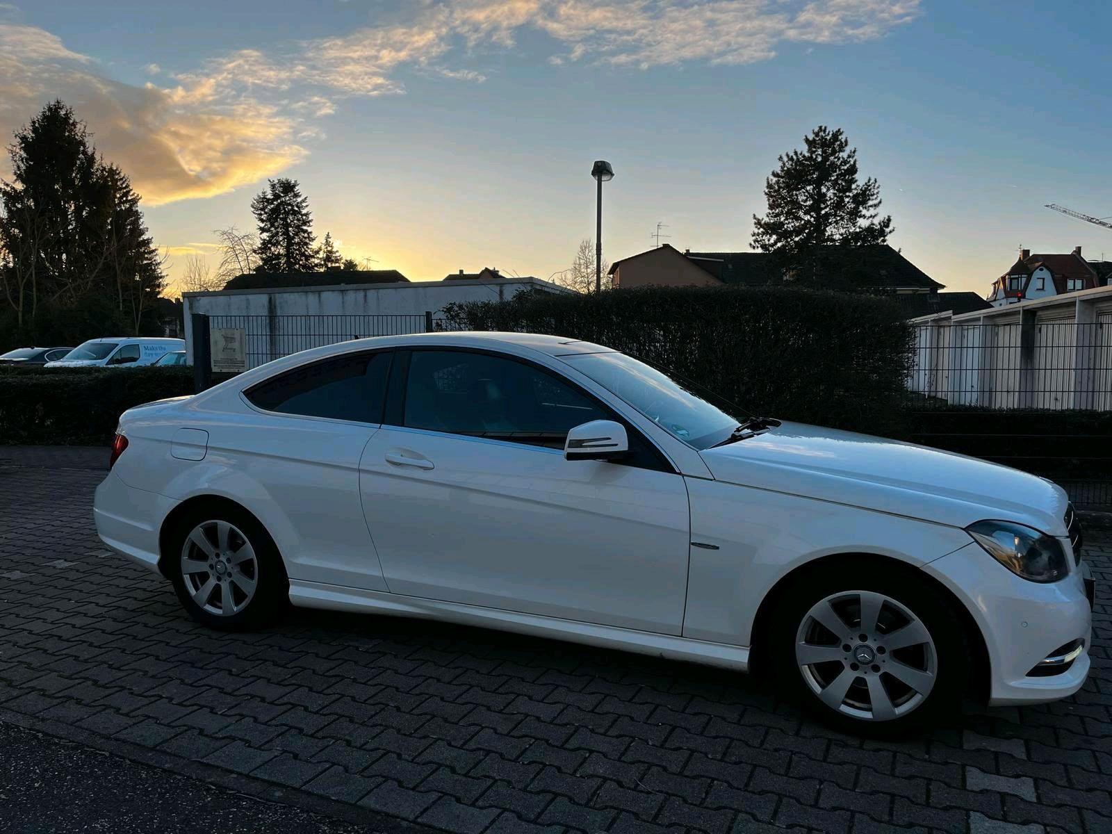 Mercedes-Benz C 220