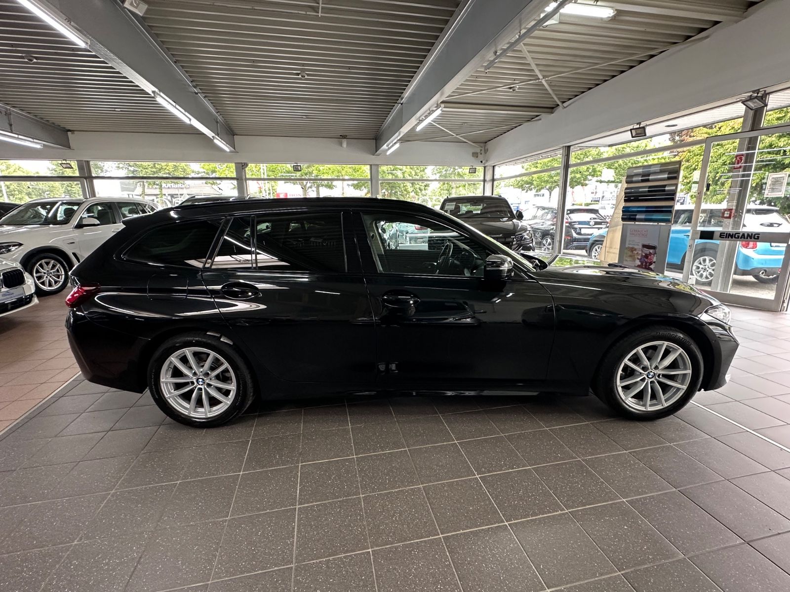BMW 318 d Touring DA+DIS+PARK ASSISTANT+LED+HaKardon foto 12
