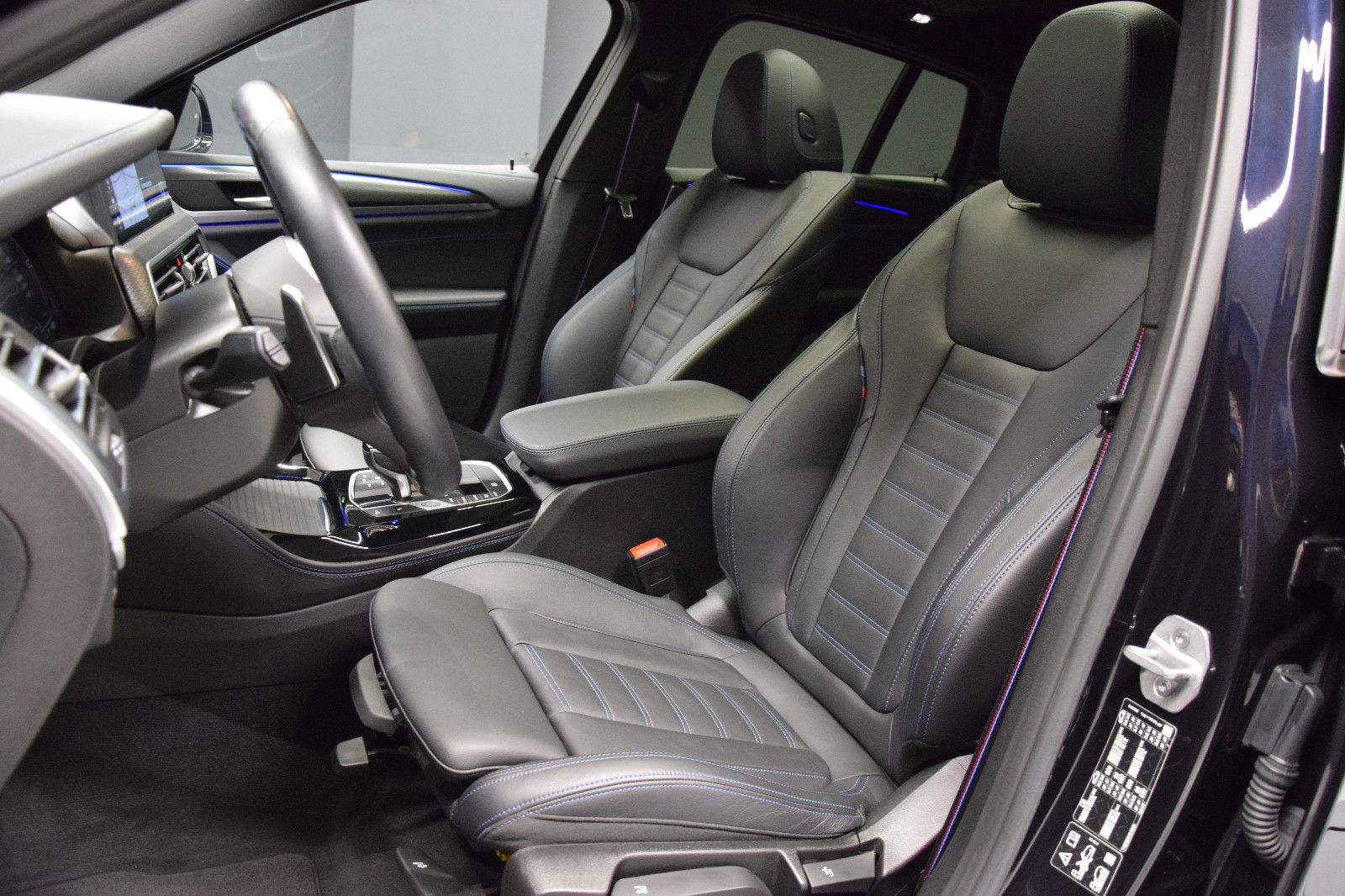 Fahrzeugabbildung BMW X4 xDrive 30 d M Sport Pano HuD Laser ACC AHK