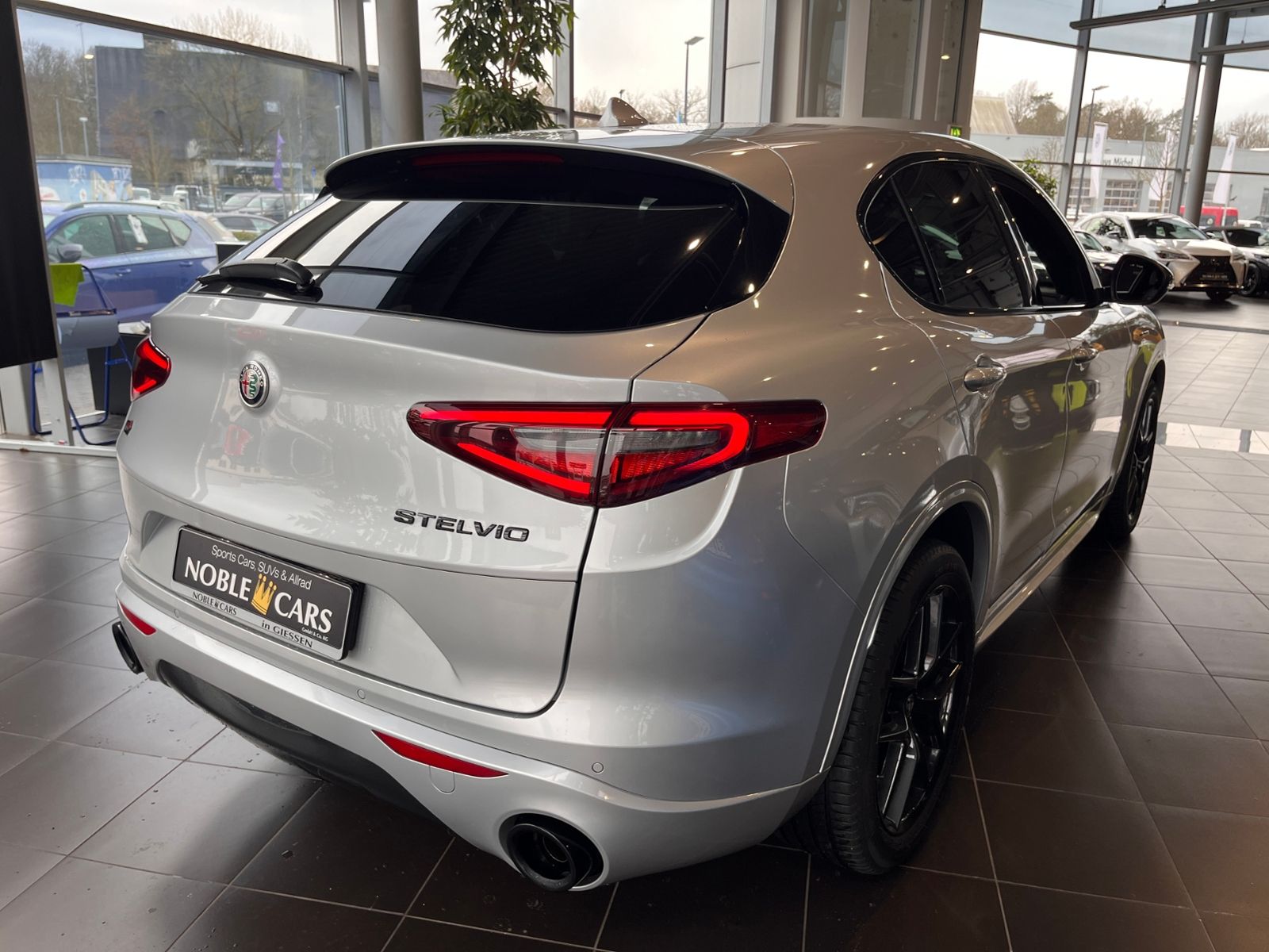 Fahrzeugabbildung Alfa Romeo Stelvio Veloce Q4 ACC NAVI LEDER AHK