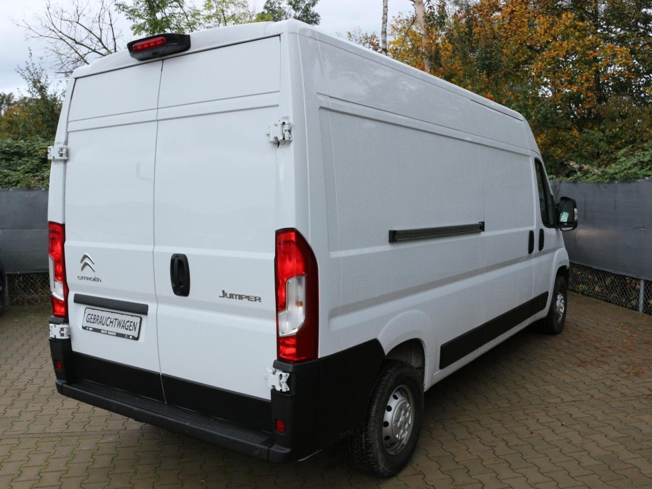 Fahrzeugabbildung Citroën Jumper Grossraumkasten 35 L3H2 BlueHDi 140