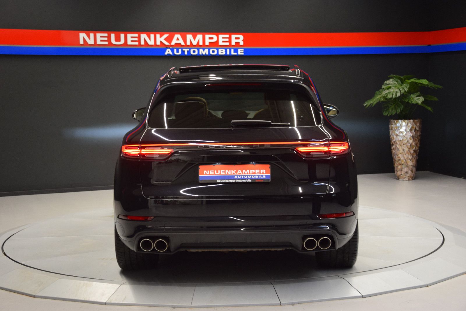 Fahrzeugabbildung Porsche Cayenne S Pano ACC Chrono BOSE HuD Memory 360°