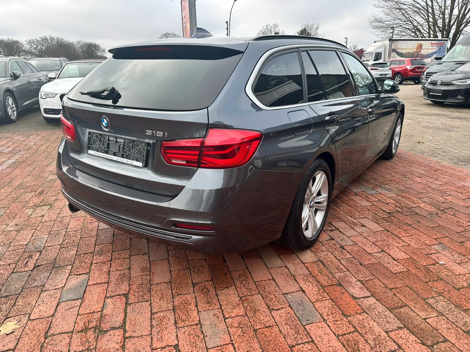BMW Touring 318 i Sport Line TMP SZH LED NAVI PANO