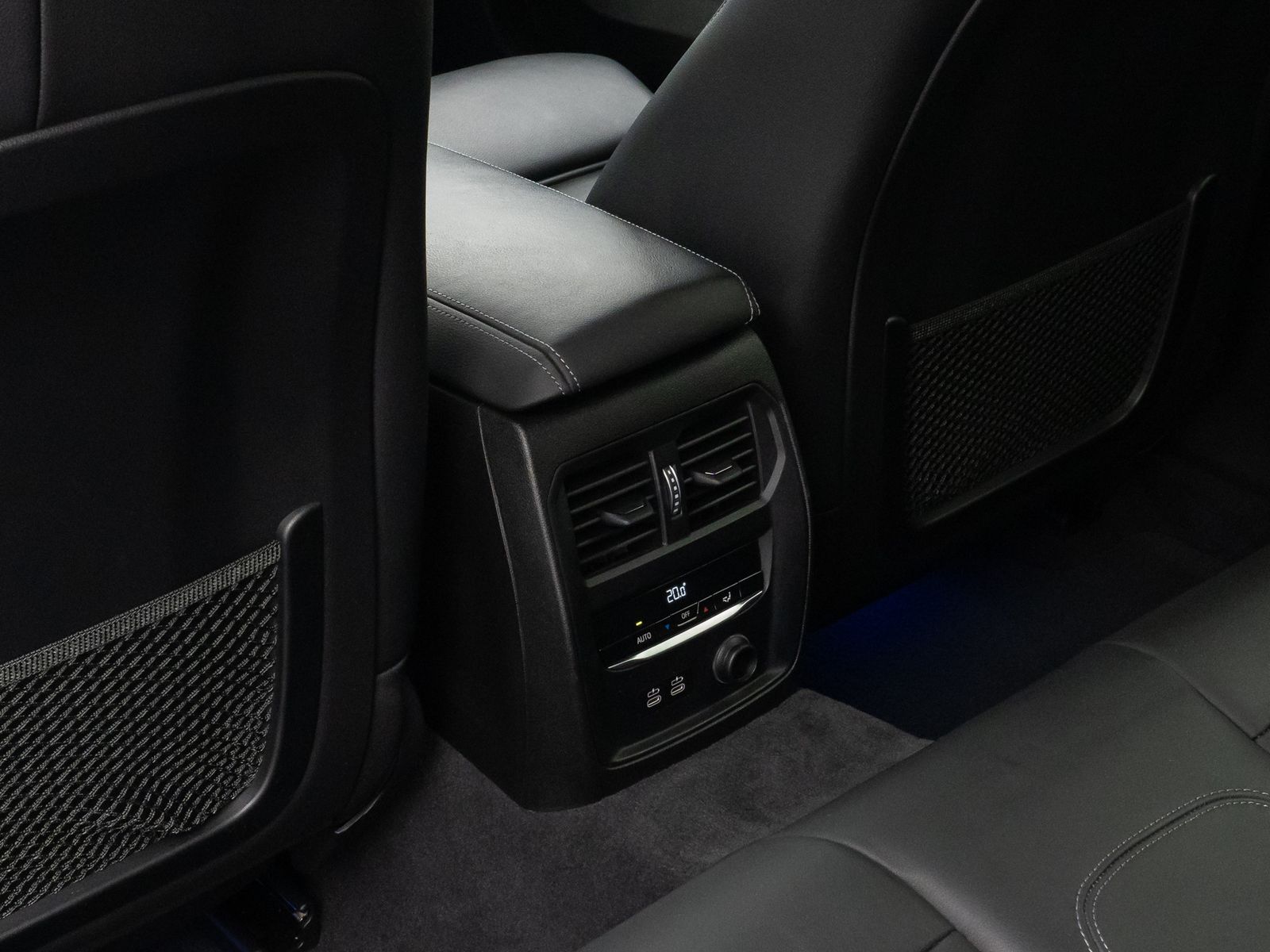 Fahrzeugabbildung BMW 330d xD Sport Line Kamera Lenkrhzg HUD DAB H/K
