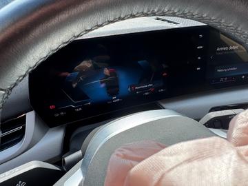 2024 BMW IX1 — миниатюра 12