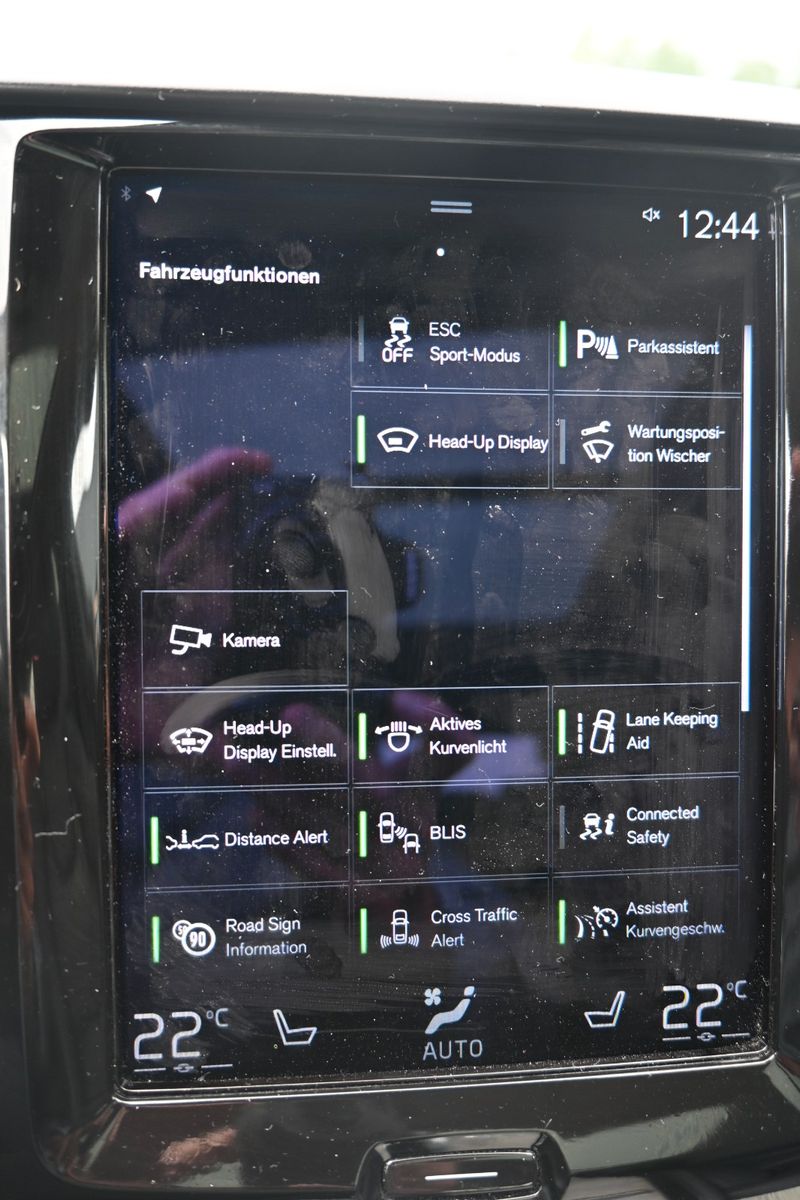 Fahrzeugabbildung Volvo XC 60 Inscript. T8 PHEV AWD*HUD*Massage*Luft*AHK