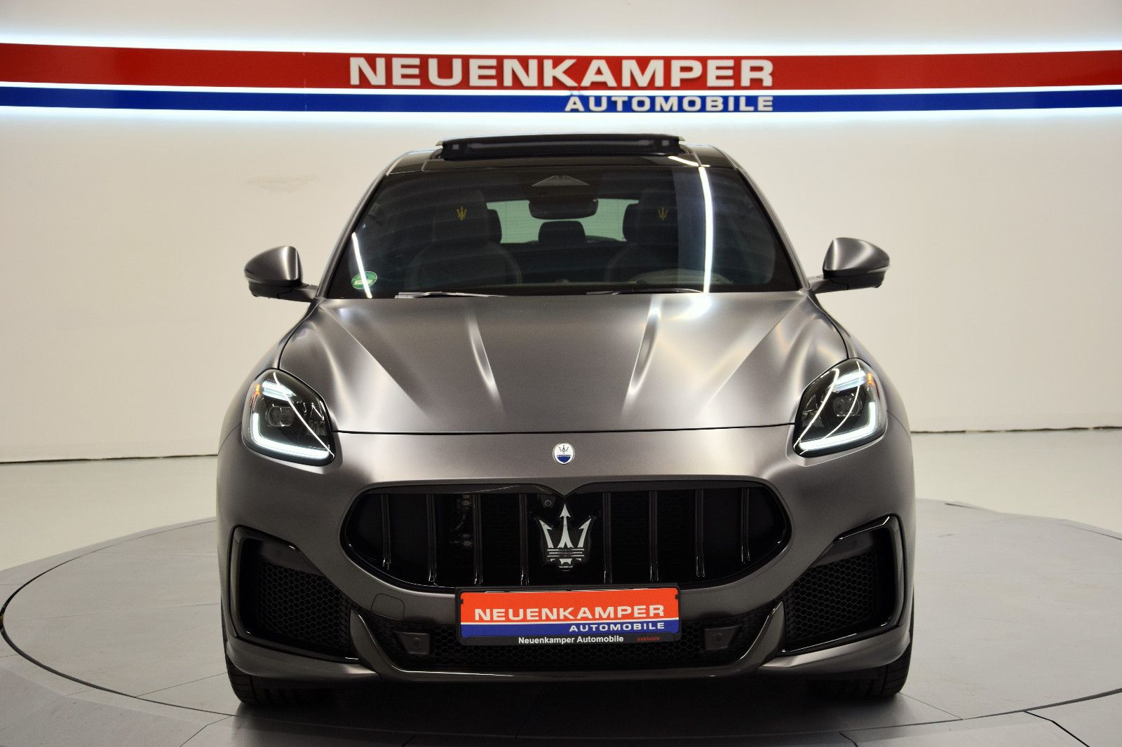 Fahrzeugabbildung Maserati Grecale 3.0 V6 Trofeo Auto 4WD Pano ACC Carbon