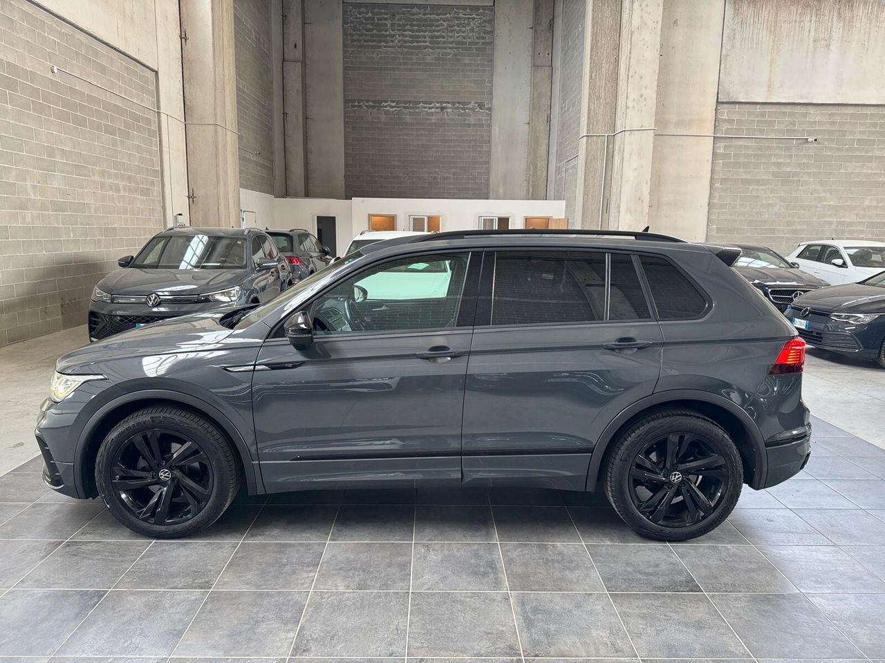 Volkswagen Tiguan 2.0 TDI 150 CV SCR DSG R-Line imagem 3