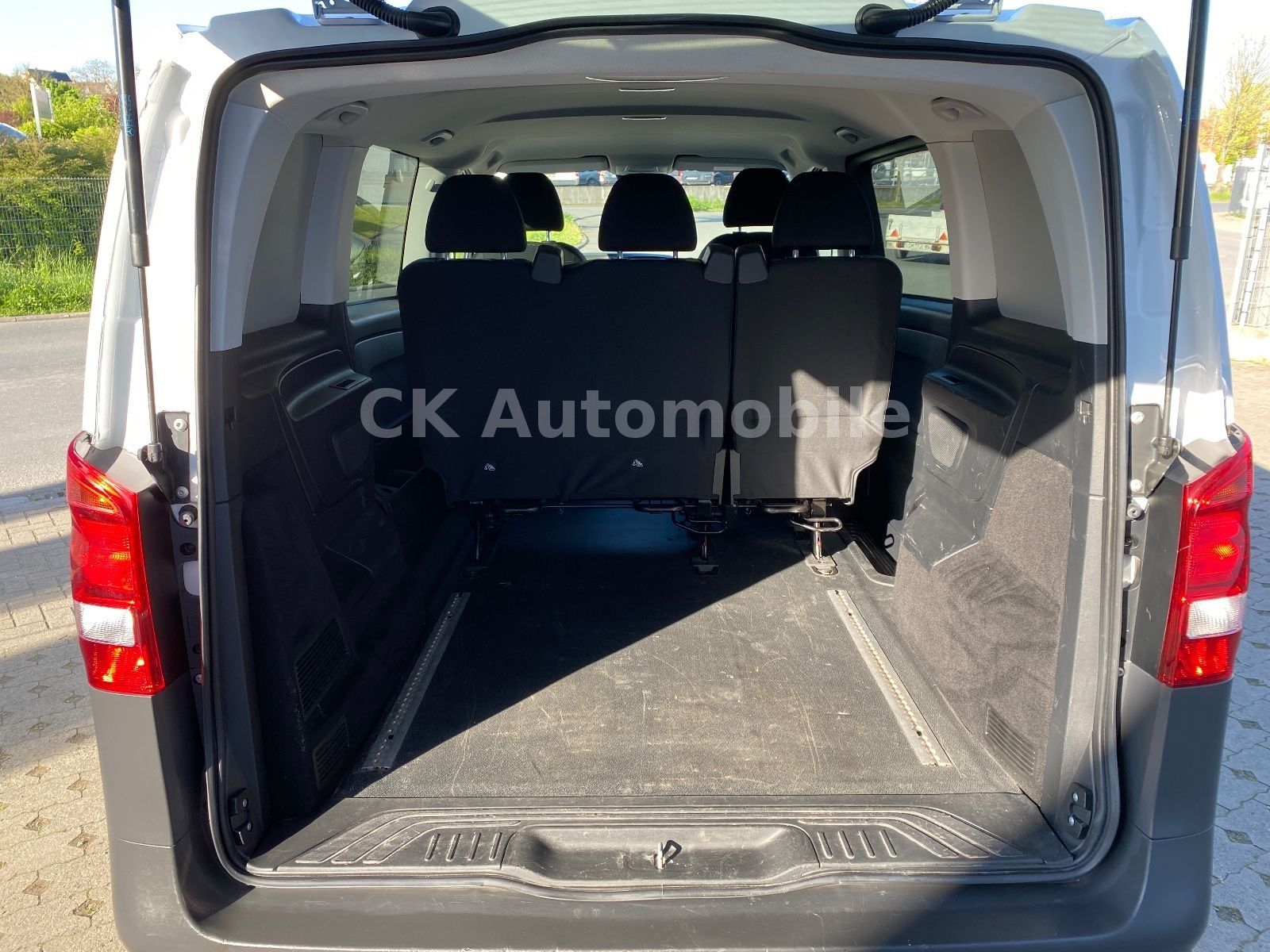 Fahrzeugabbildung Mercedes-Benz Vito Mixto 110CDI Kompakt/5 Sitze/Navi/Klima/AHK