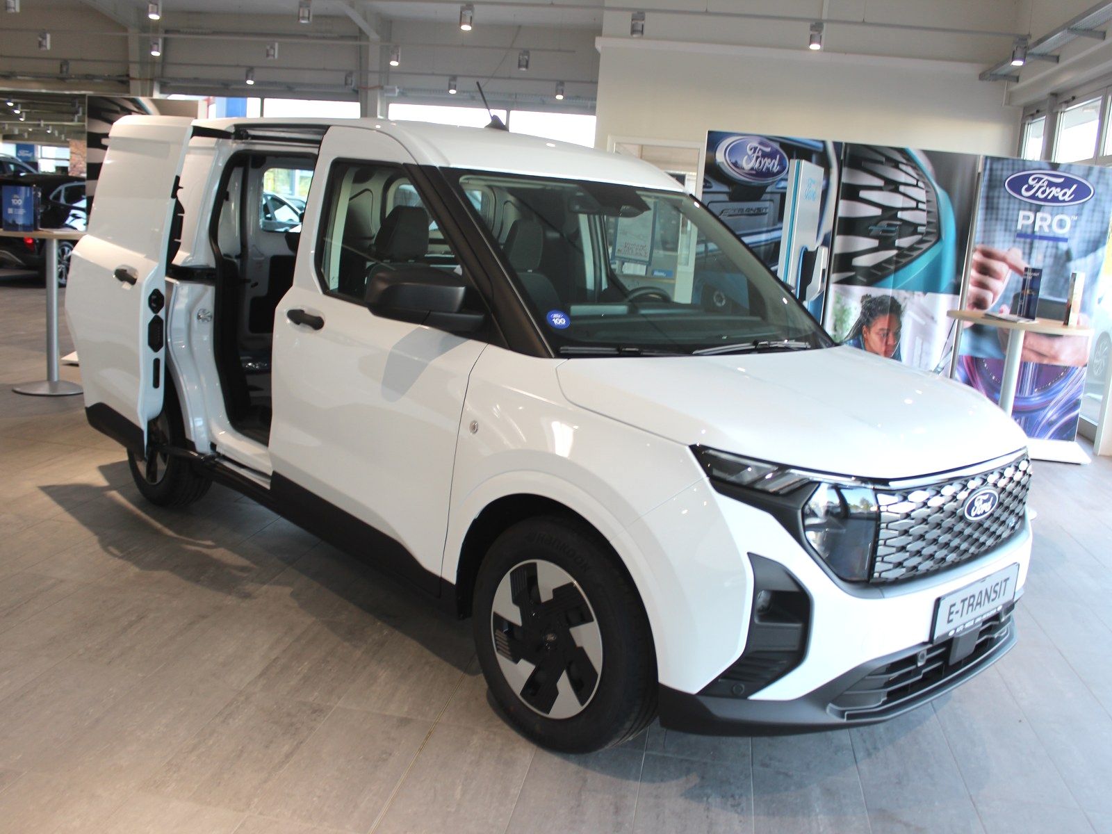 Fahrzeugabbildung Ford Transit Courier BEV Trend