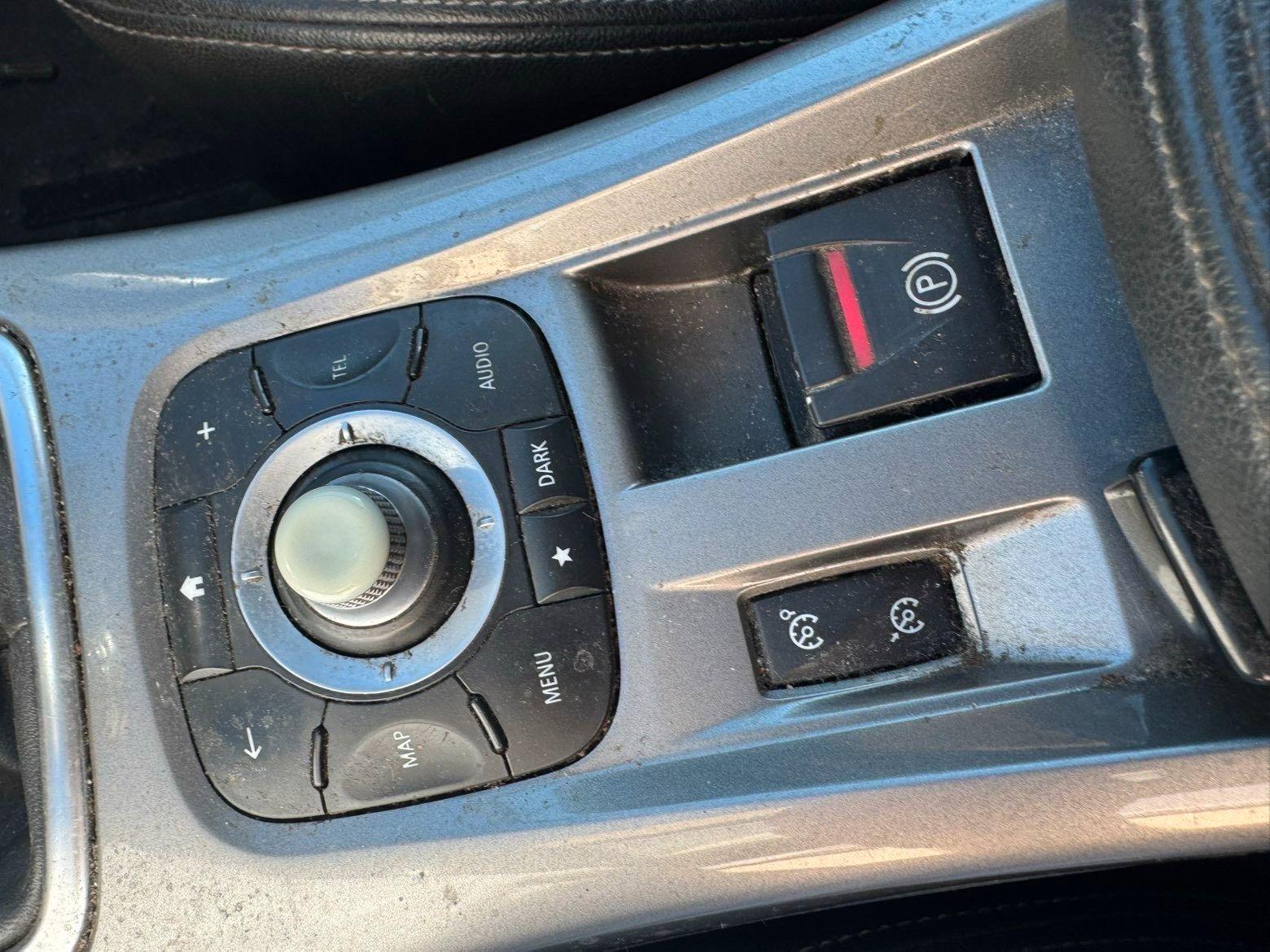 Renault Megane 2015 — фото 12
