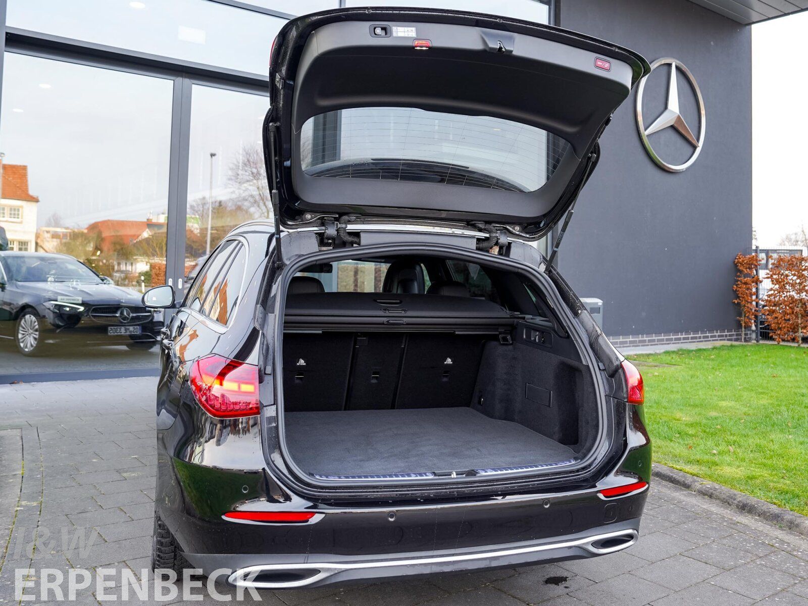 Fahrzeugabbildung Mercedes-Benz C 200 T-Modell*AHK*Distronic*Navi*Memory