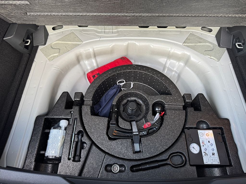 T-Roc 1.5 TSI DSG R-LINE *AHK*NAVI*KEYLESS*