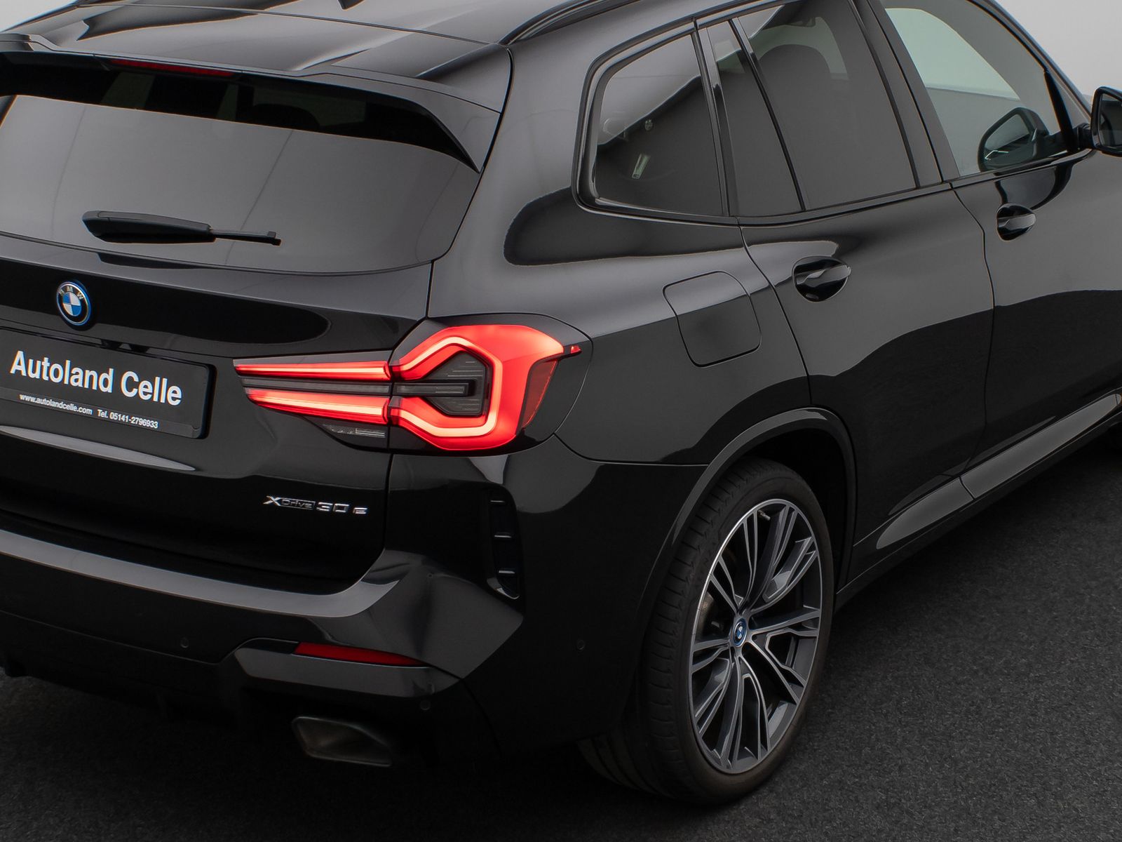 Fahrzeugabbildung BMW X3 xD30e M Sport Panorama Kamera HUD DAB H/K 21"