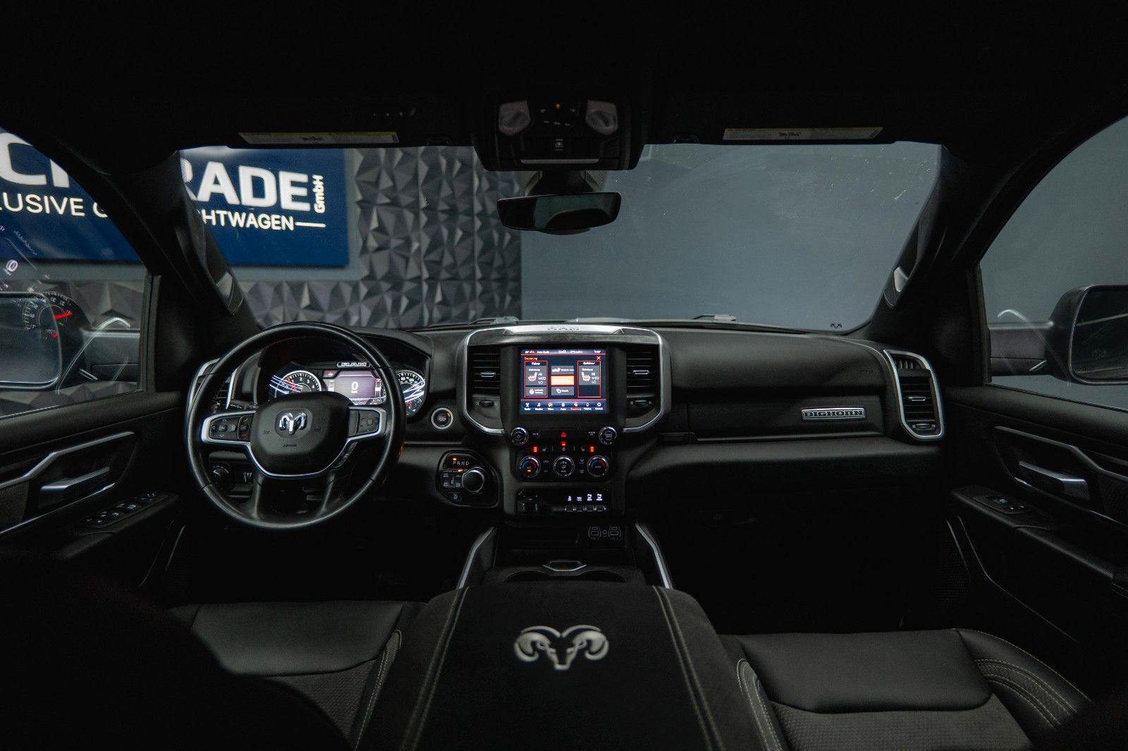 Fahrzeugabbildung Dodge RAM 5.7 V8 HEMI 4x4 OFFROAD NIGHT-Edition LED