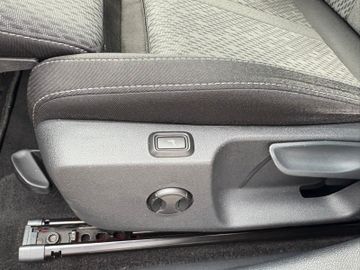 Fahrzeugabbildung SKODA Octavia Combi 2.0 TDI Clever DSG Ergo RFK Temp