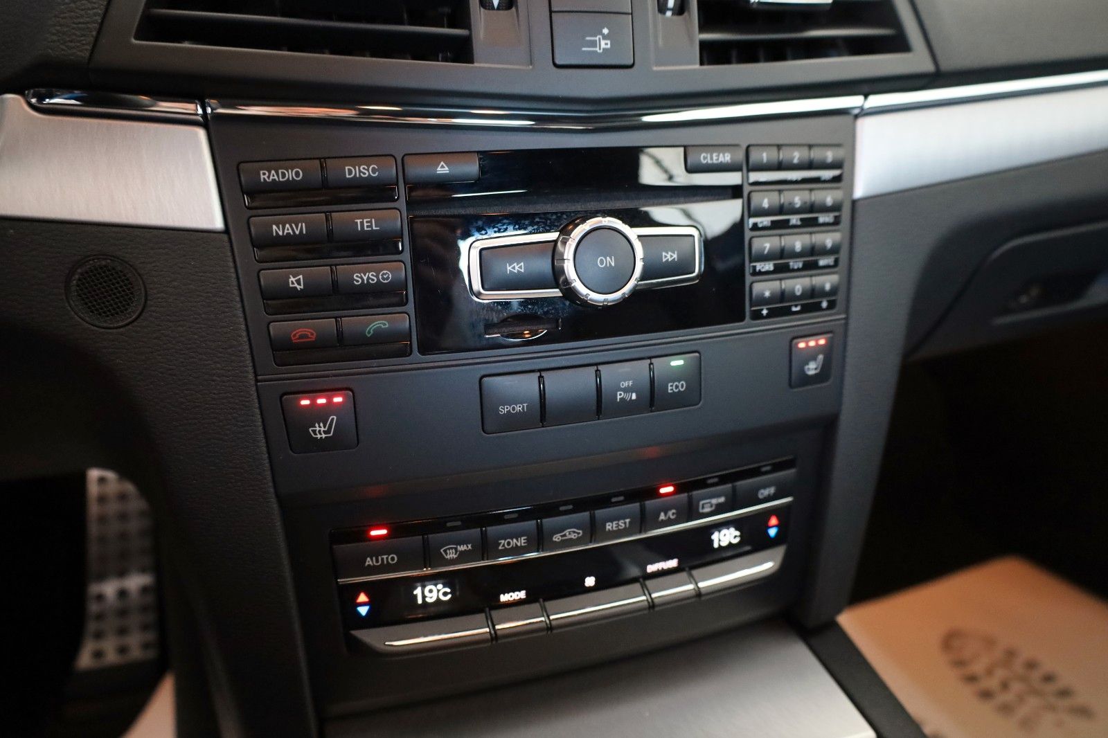 Fahrzeugabbildung Mercedes-Benz E 350 CDI Coupe BE AMG Line,Leder,Navi,Xenon