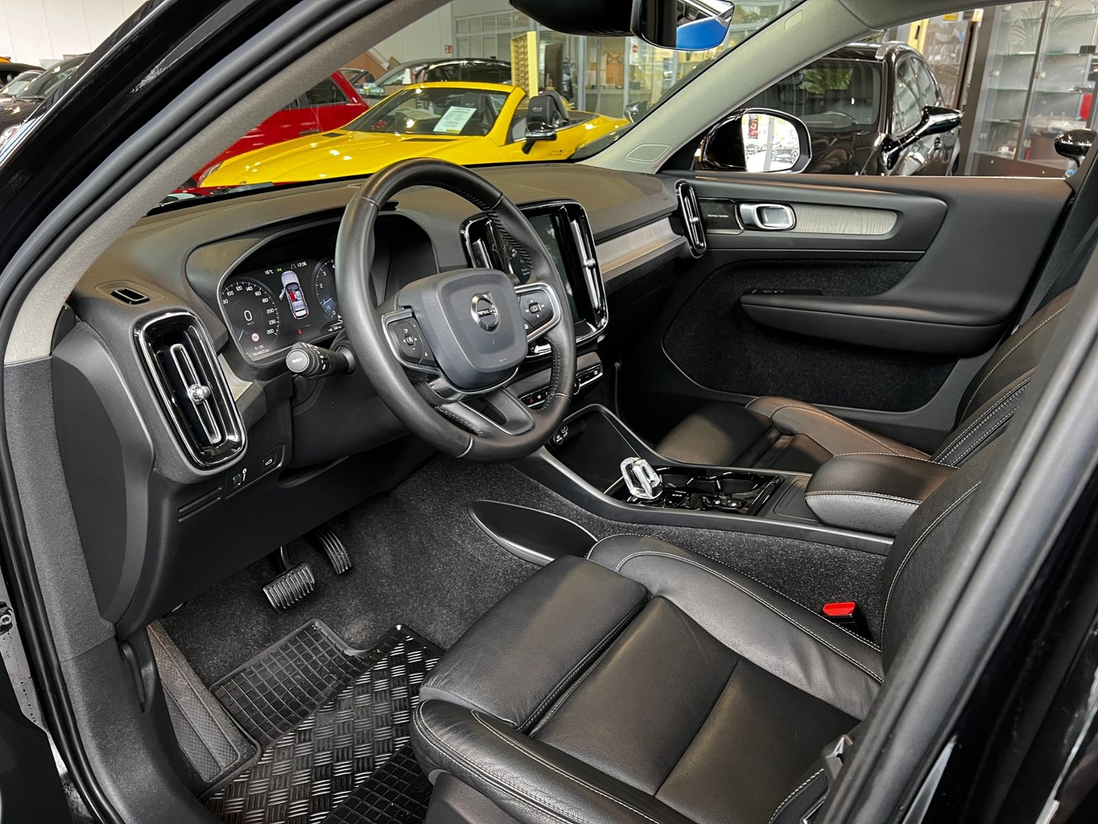 Fahrzeugabbildung Volvo XC40 Inscription LEDER NAVI PANO AHK 360°