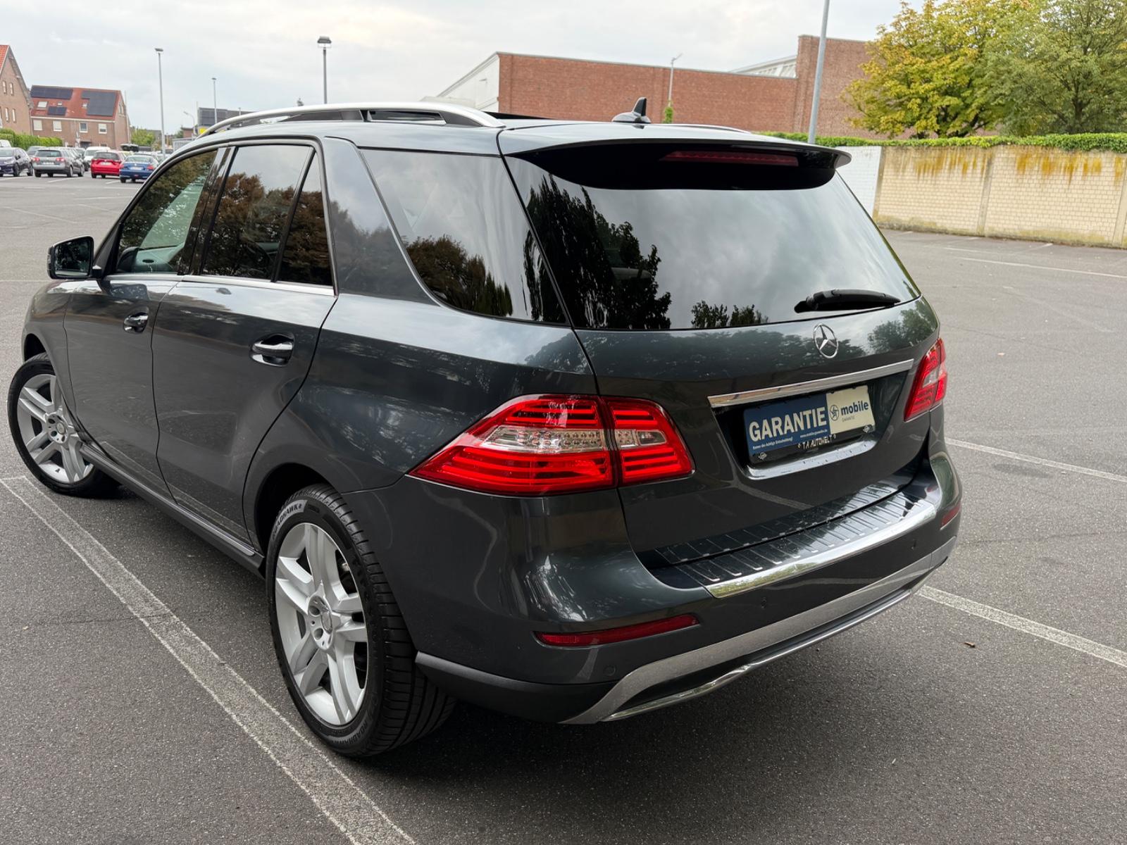 Mercedes-Benz ML 350 CDI BlueTec 4Matic*Panorama*20Zoll*Top*