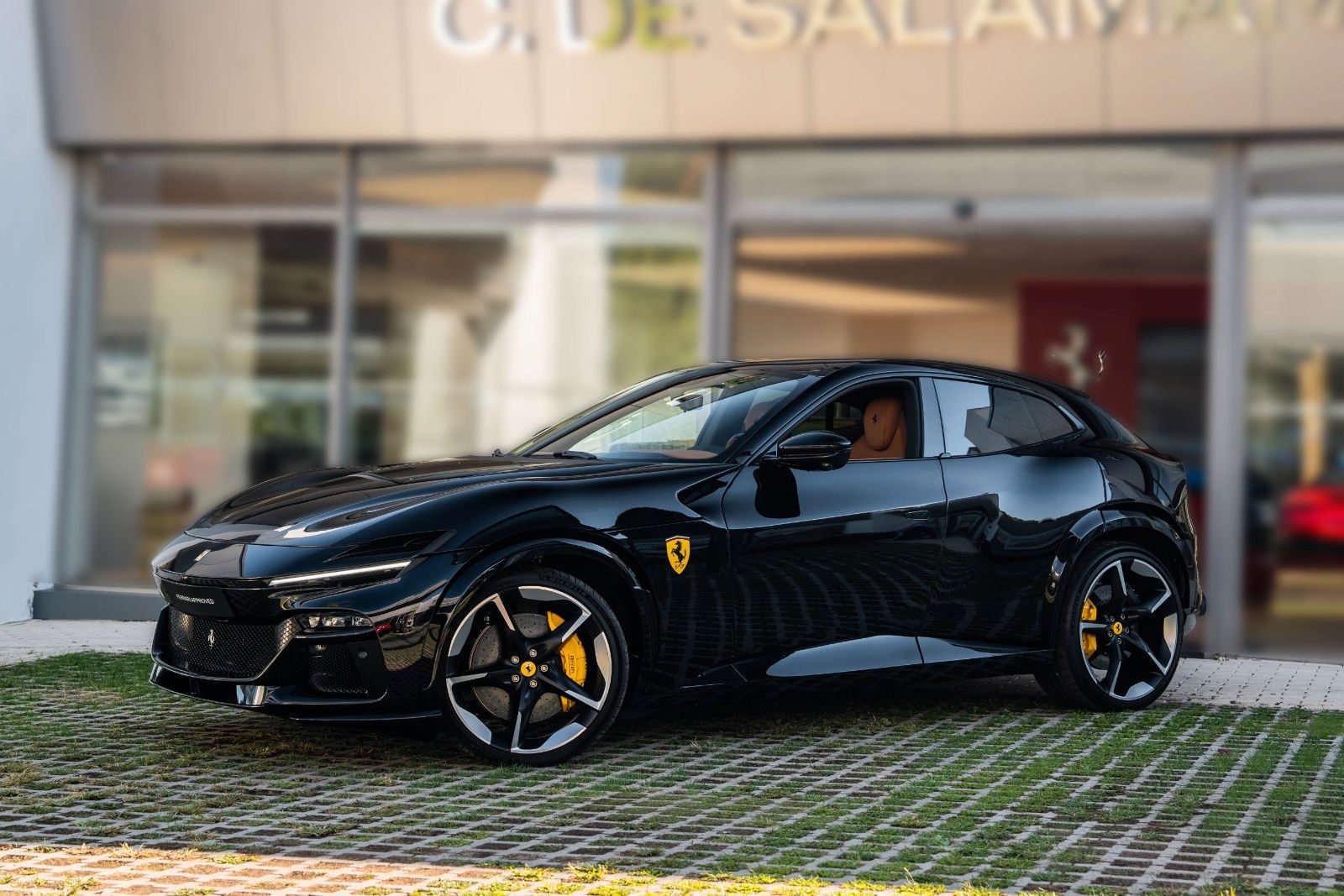 Ferrari Purosangue imagem 2