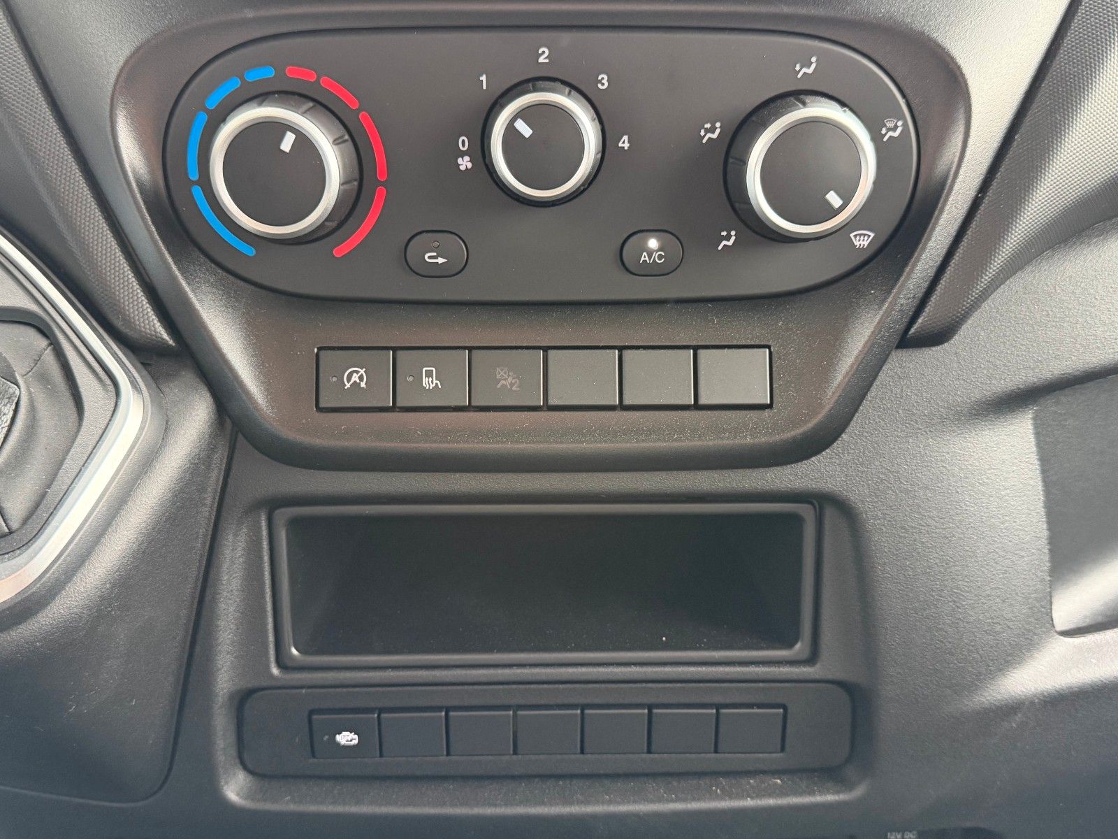 Fahrzeugabbildung Iveco Daily 35S14 A8*R3.450mm*Automatik*Kamera*2Sitze*