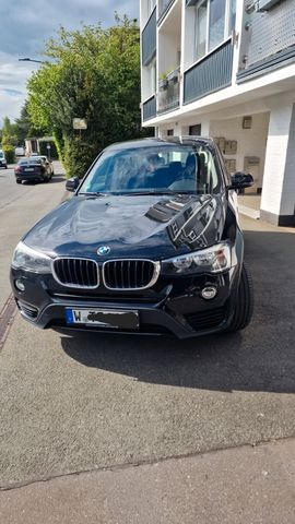 BMW X3 xDrive20d Checkheftgepflegt