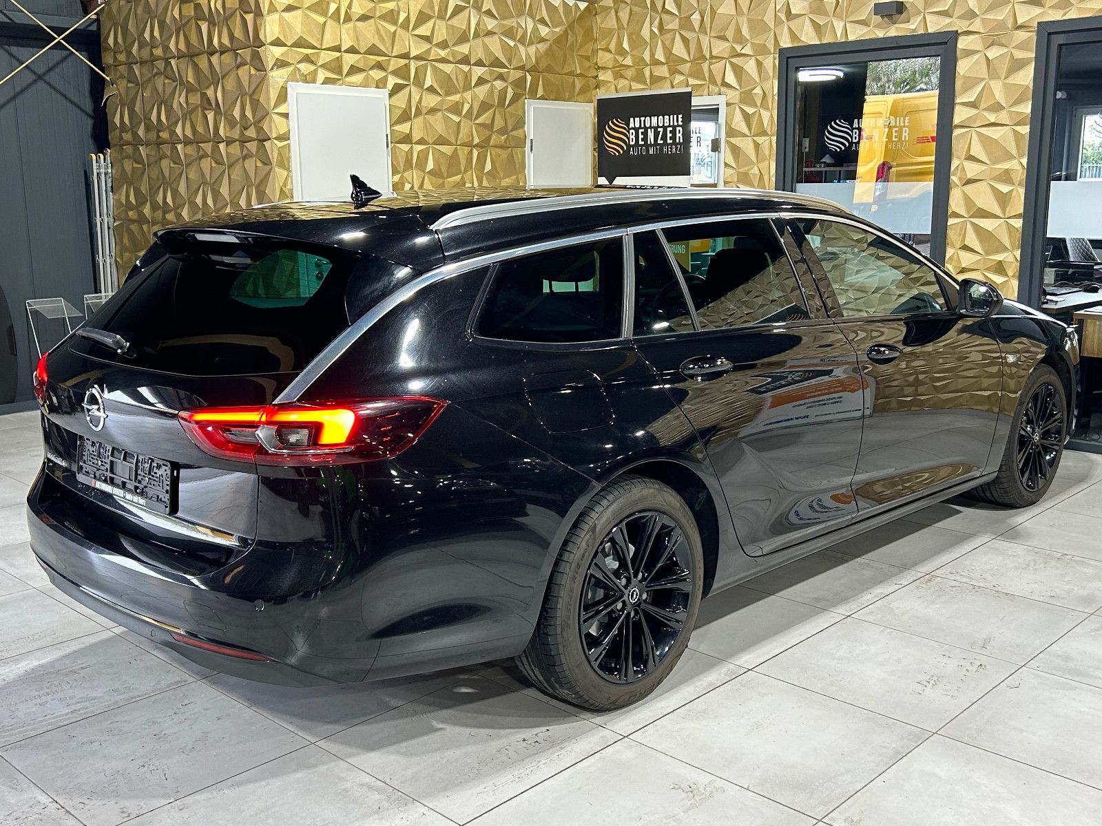 Fahrzeugabbildung Opel Insignia B Sports Tourer Ultimate/MEMORY/ACC/APP