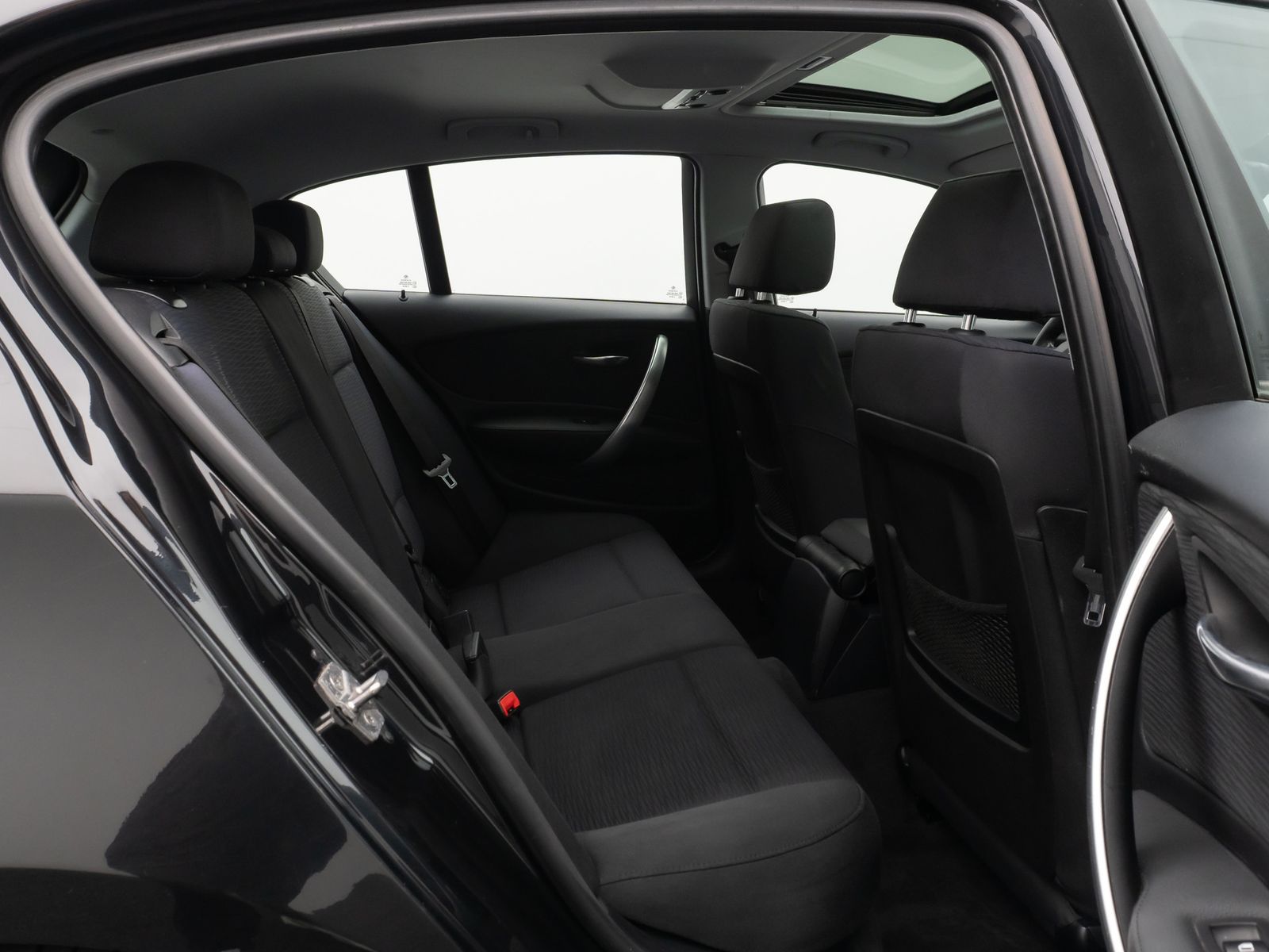 Fahrzeugabbildung BMW 118d Glasdach Navi Sitzhzg Xenon PDC 8Fach