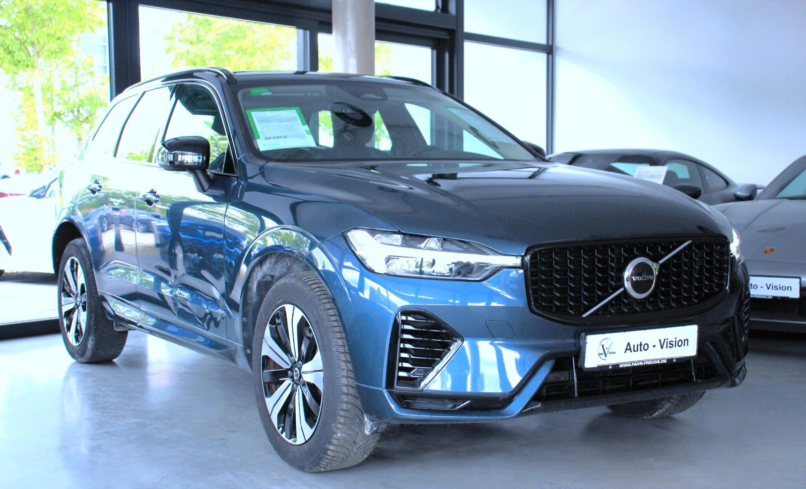 Volvo XC60 T6 AWD PI-Hybrid Plus Dark *LED*StHz*KAM foto 3