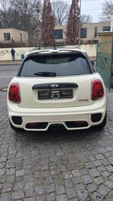 MINI Cooper S F55, Pepper White, Vollleder braun - gebrauchte MINI Cooper S aus dem Jahr 2016