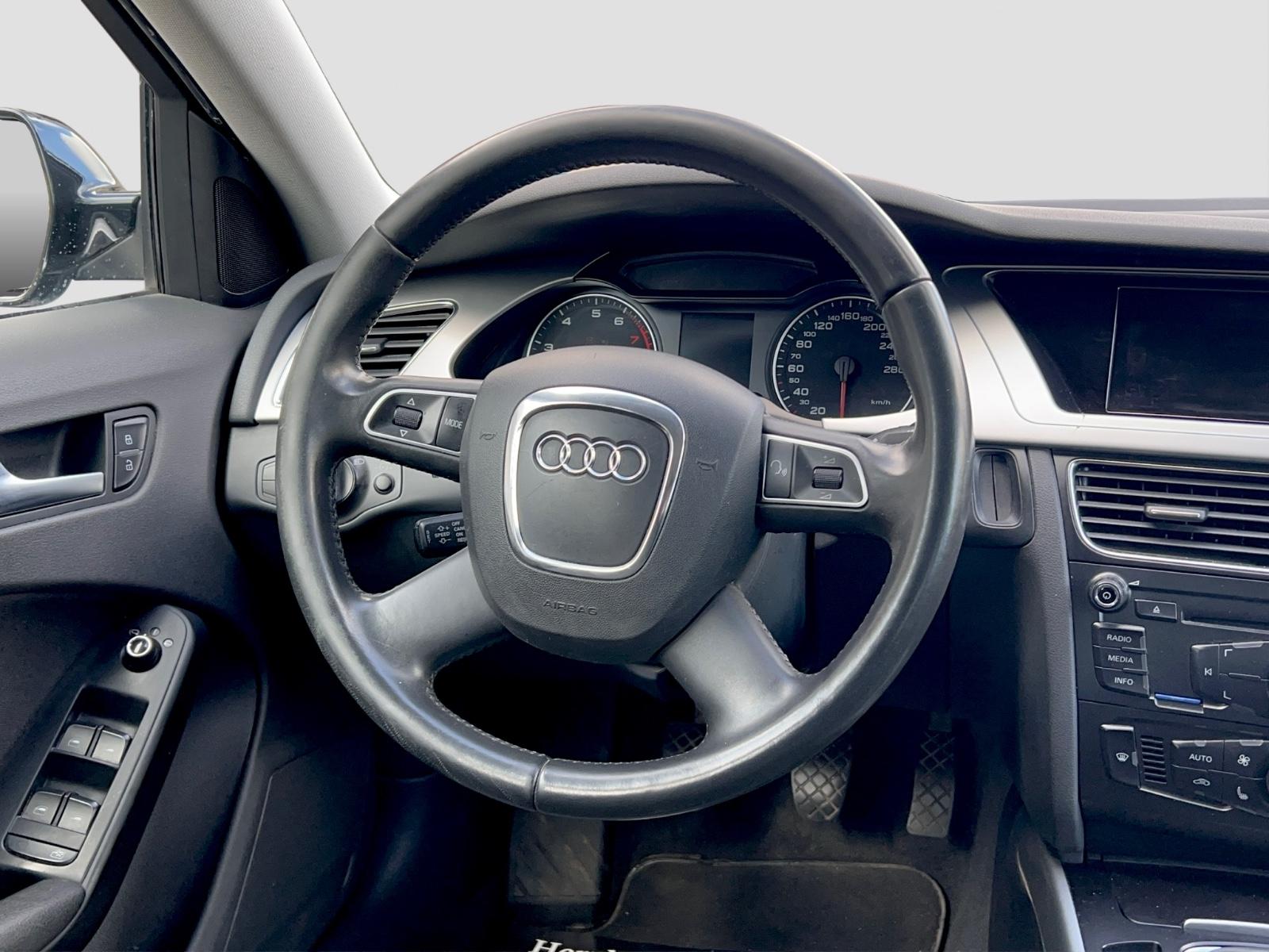 Audi A4 2009 — photo 19