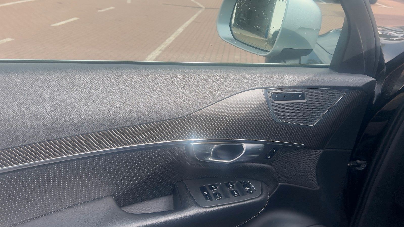 Fahrzeugabbildung Volvo XC90 D5 R-Design*LED*LUFT*CAM*7Sitze