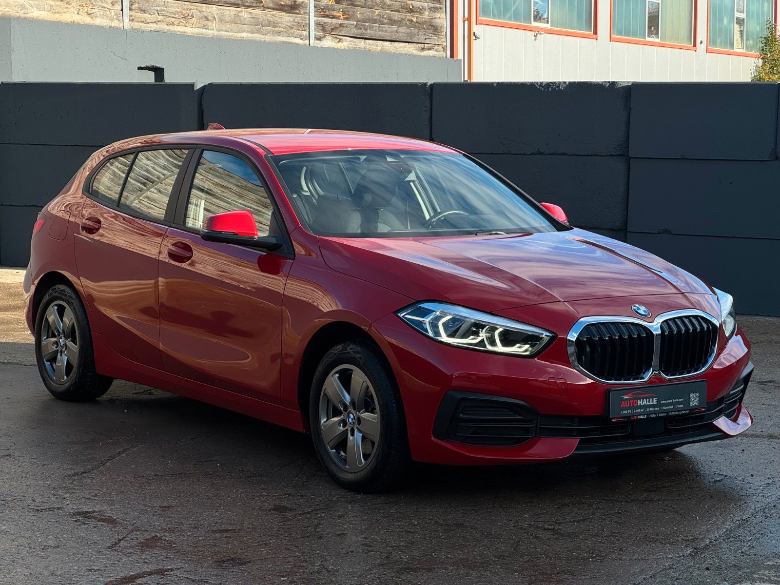 Fahrzeugabbildung BMW 118i F40 Advantage LCProf Navi Temp PDC LED DAB