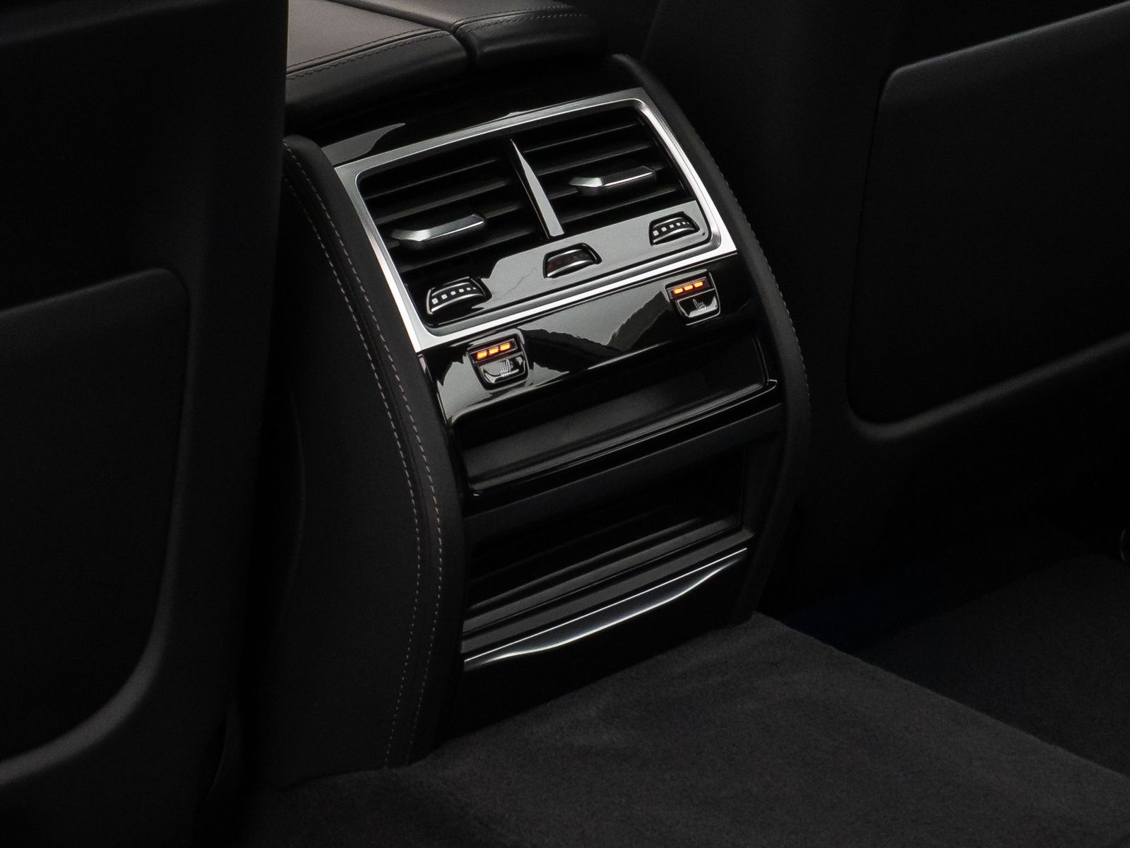 Fahrzeugabbildung BMW 750Li xD 360°Panorama Laser HUD H/K Massage ACC