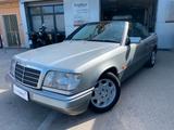 Mercedes-Benz Mercedes-benz E-Series E 200 cat Cabriolet - Mercedes-Benz: Schwarz, Series