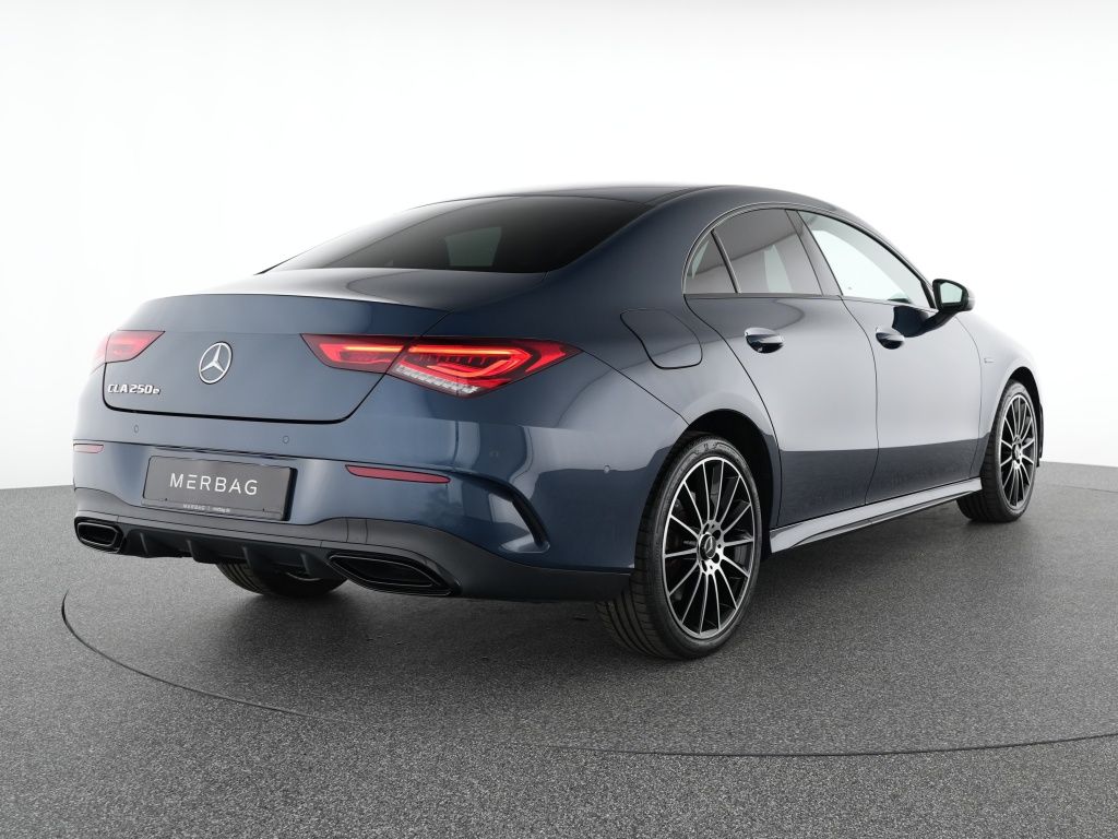 Mercedes-Benz CLA 250 e Coupé Edition 2020 AMG Night Kamera Na foto 3