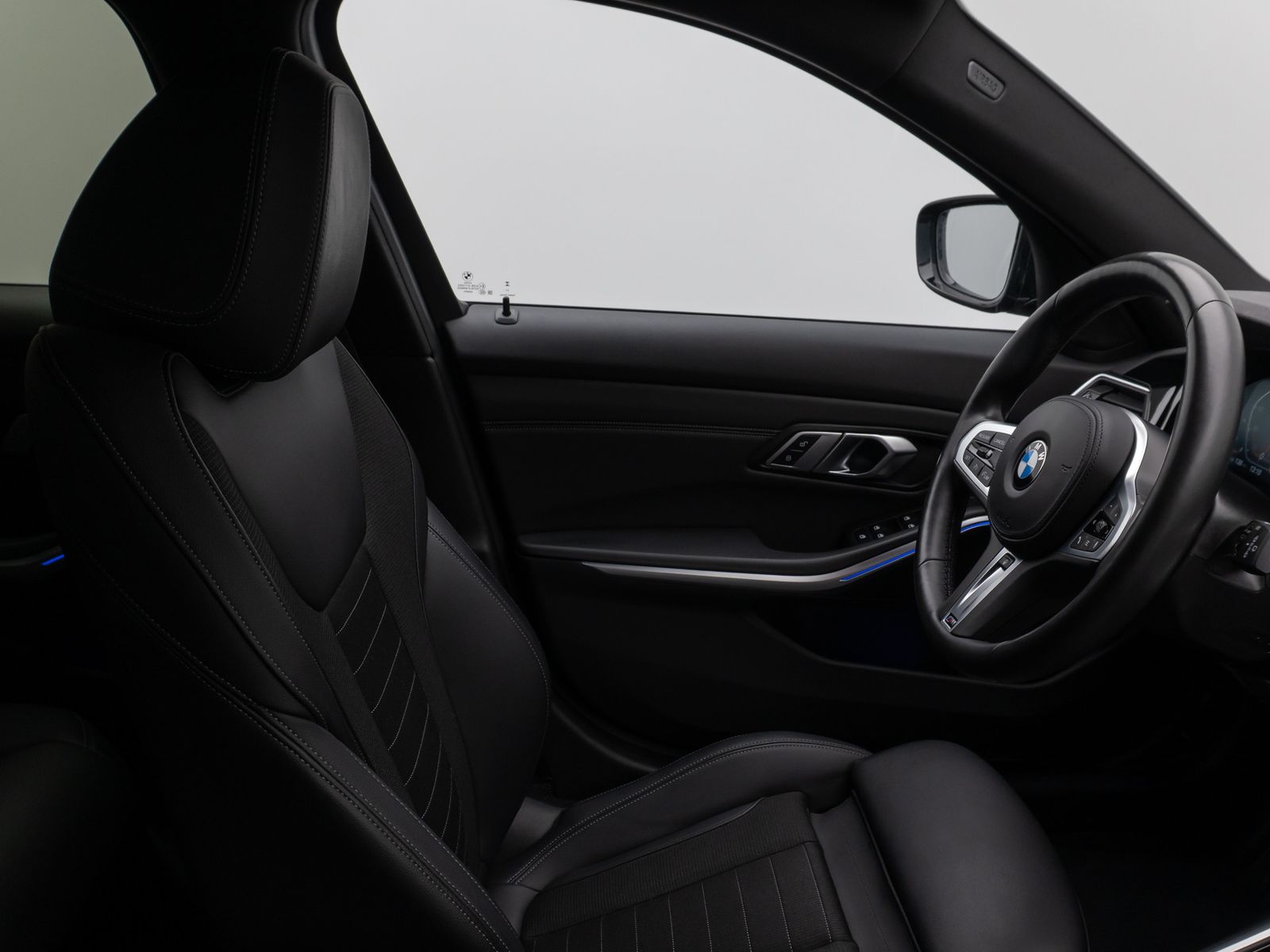 Fahrzeugabbildung BMW 330i Sport Line Kamera Lenkhz HiFi Komfort Alarm