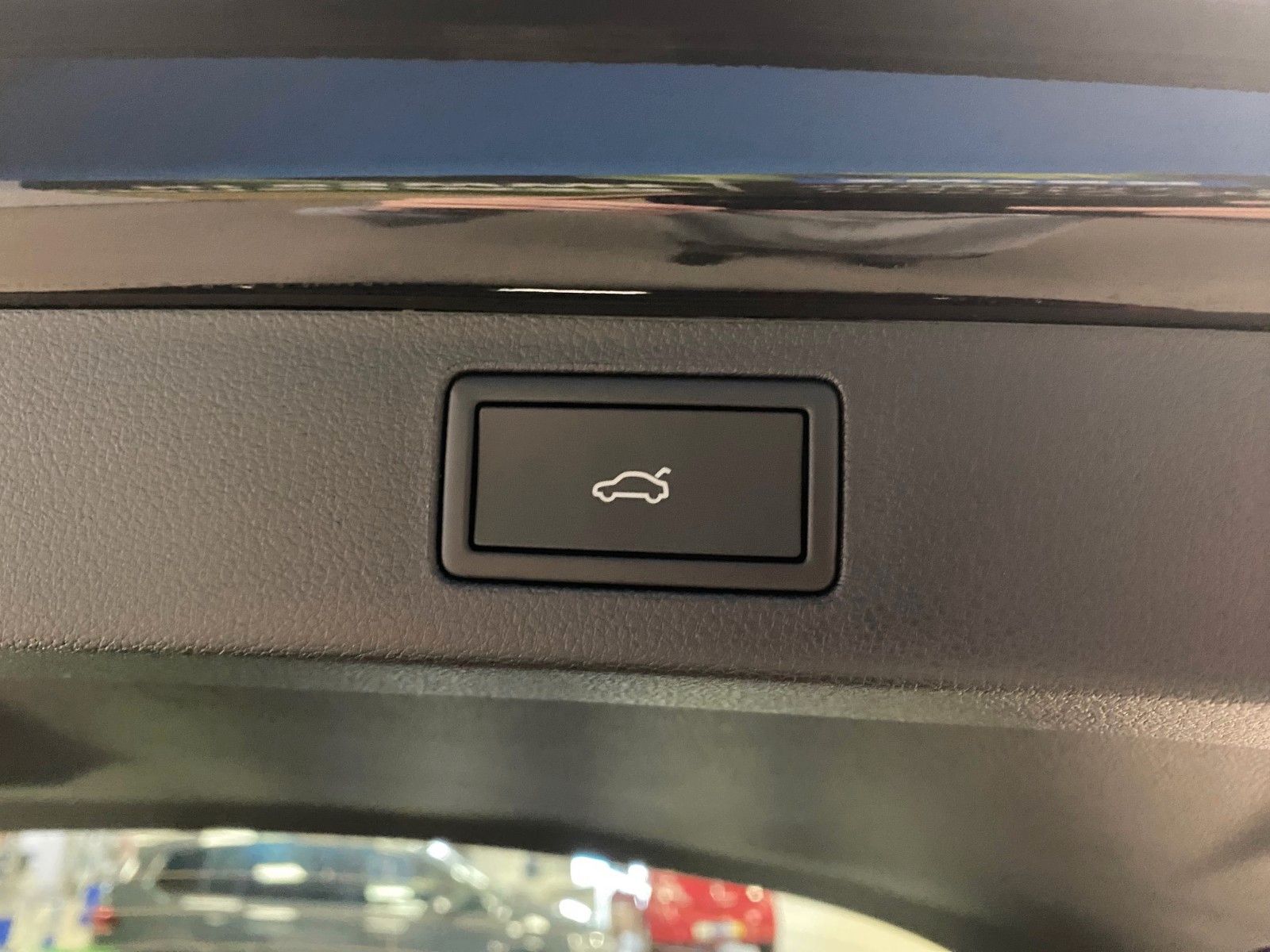 Fahrzeugabbildung SKODA Kamiq 1.0 TSI 85kW DSG Selection ACC+elek.Heck