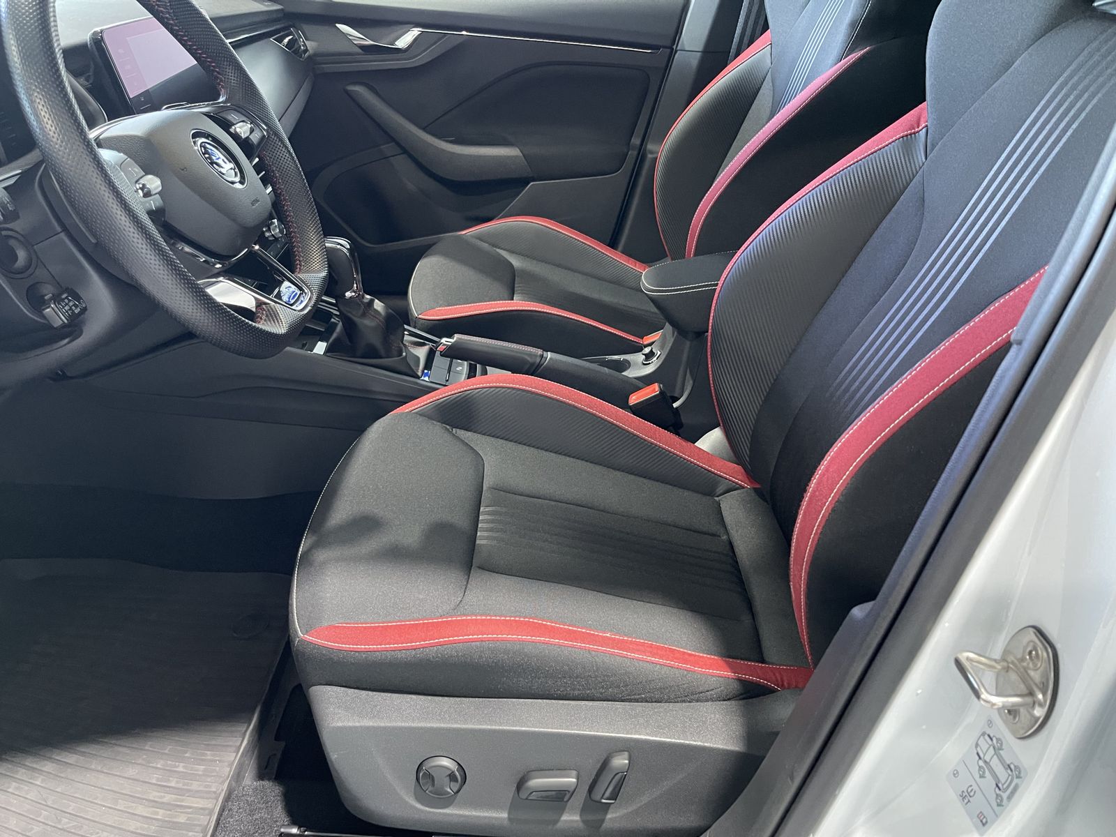 Fahrzeugabbildung SKODA Kamiq Monte Carlo 1.5 TSI*Pano*Cam*ACC*Virtual*