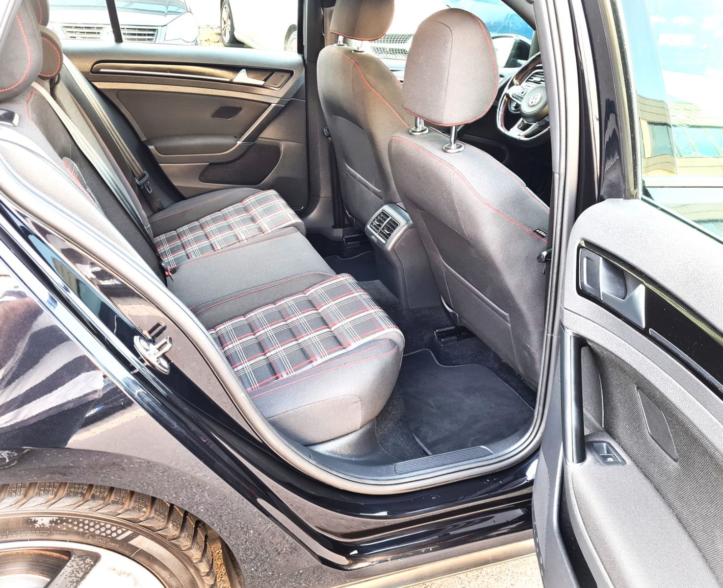 Volkswagen Golf 2.0 TSI DSG BMT GTI foto 10