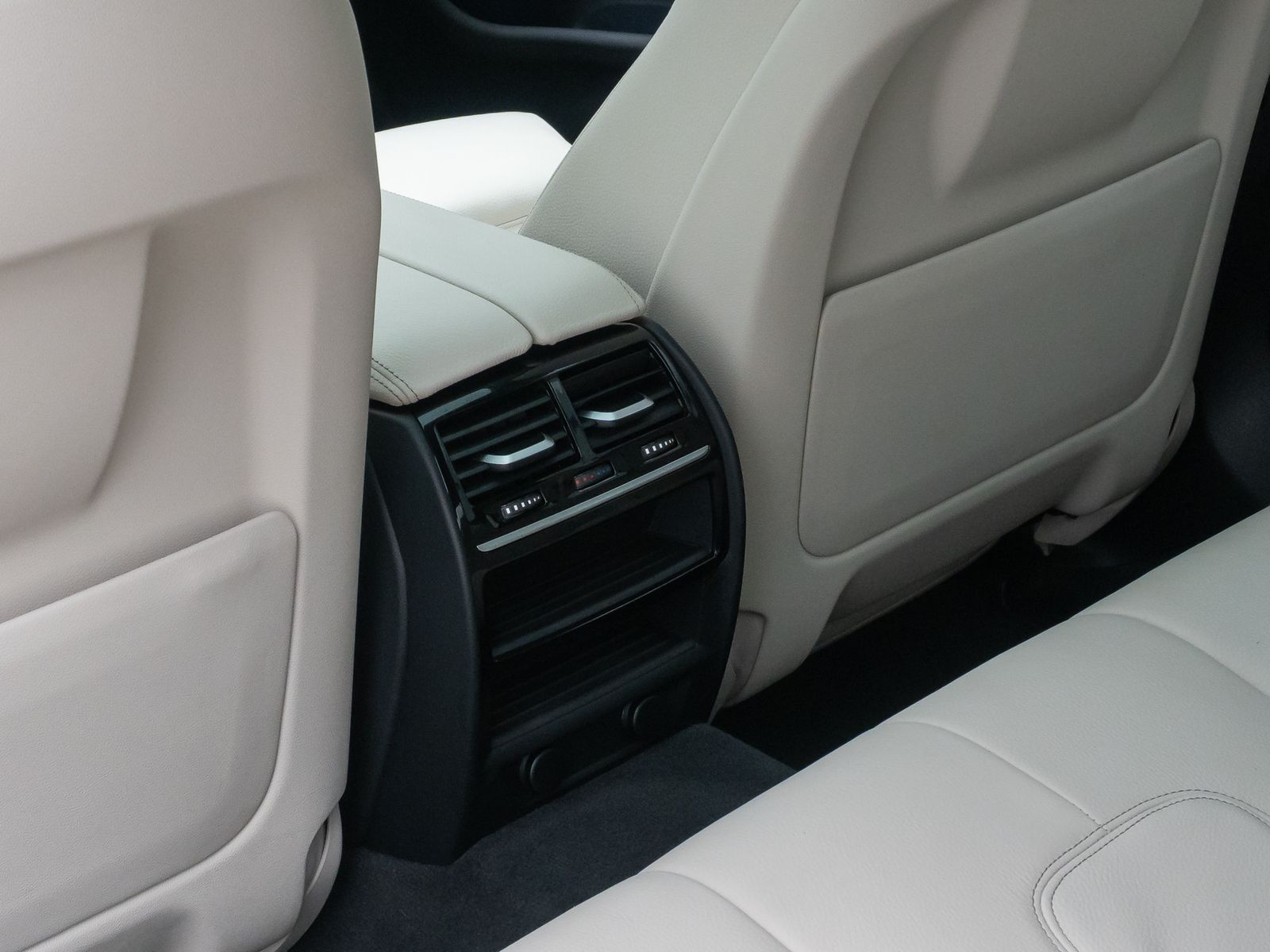 Fahrzeugabbildung BMW 530d xD M Sport 360°Komfort ACC HUD DisplKey H/K