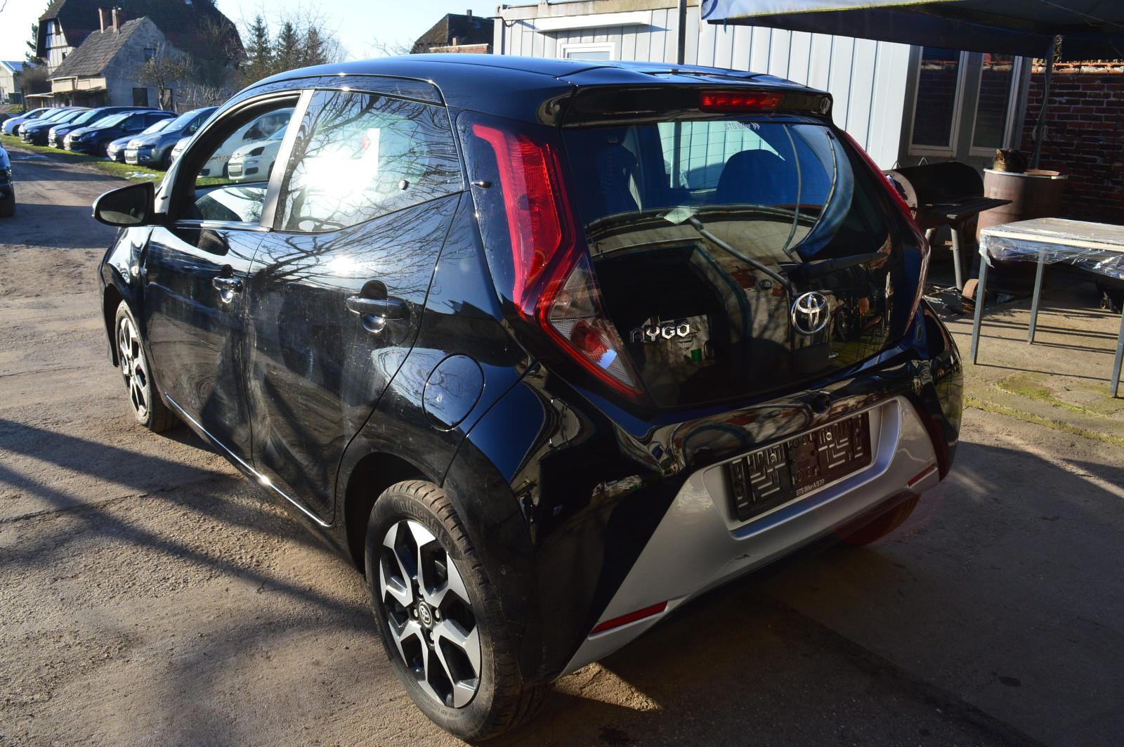 Toyota Aygo (X) 1,0-l-VVT-i x-play