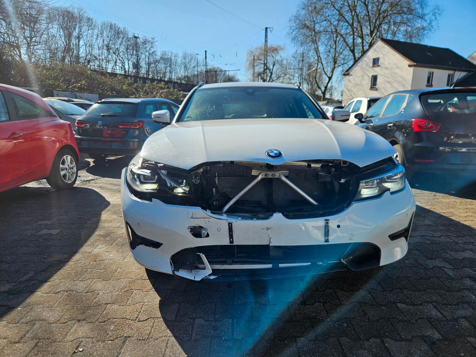 BMW 320 d Touring Sport Line*KAMERA*LEDER*LED*PDC*