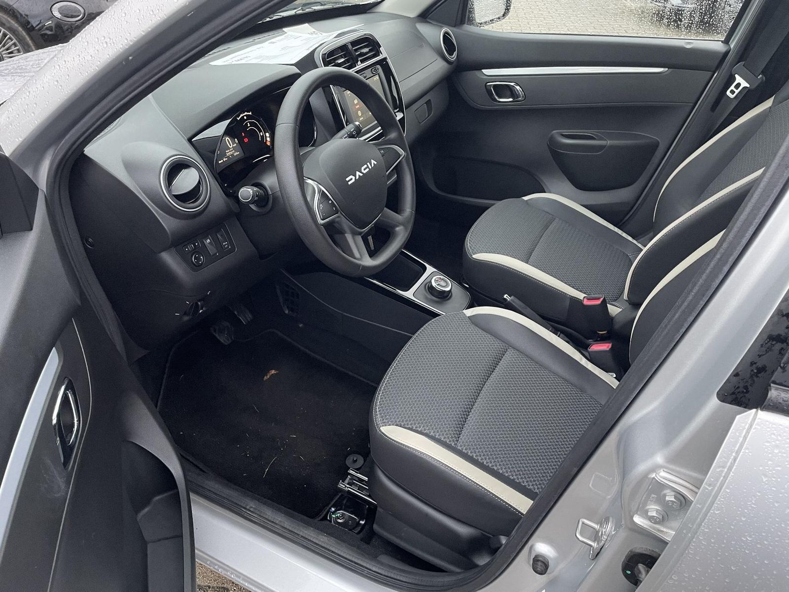 Dacia Spring - Bild 9