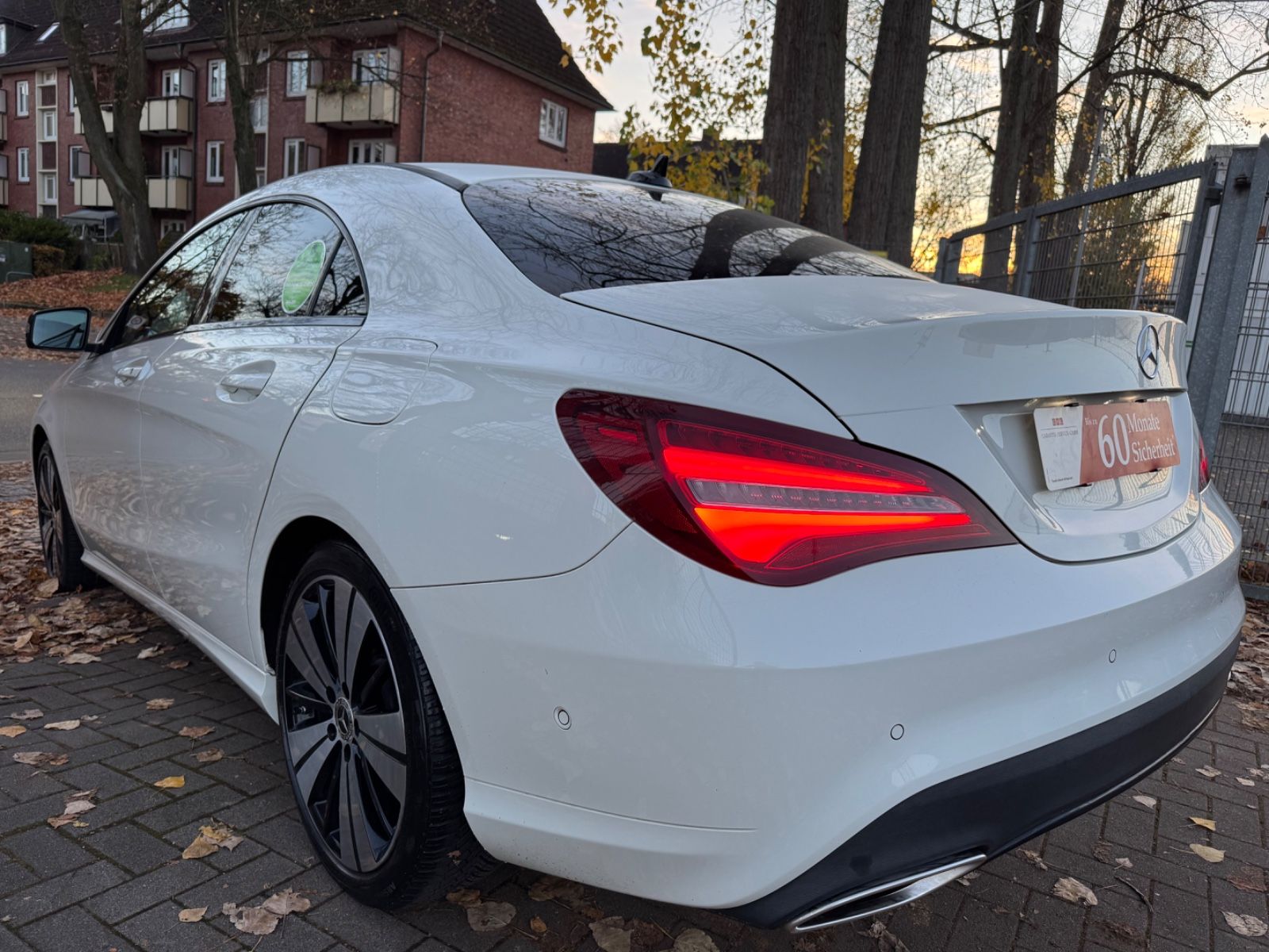 Fahrzeugabbildung Mercedes-Benz CLA 180*PANO*LED*CARPLAY*CAM*NAVI