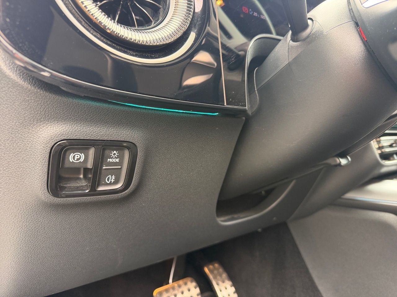 Fahrzeugabbildung Mercedes-Benz CLA 250+ EQ AMG+PANO+NIGHT+MULTIB+MASSAGE+DISTR+