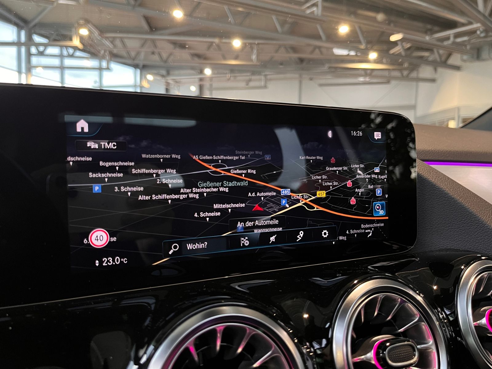 Fahrzeugabbildung Mercedes-Benz GLA 250 4Matic AMG Line PANO LED NAVI
